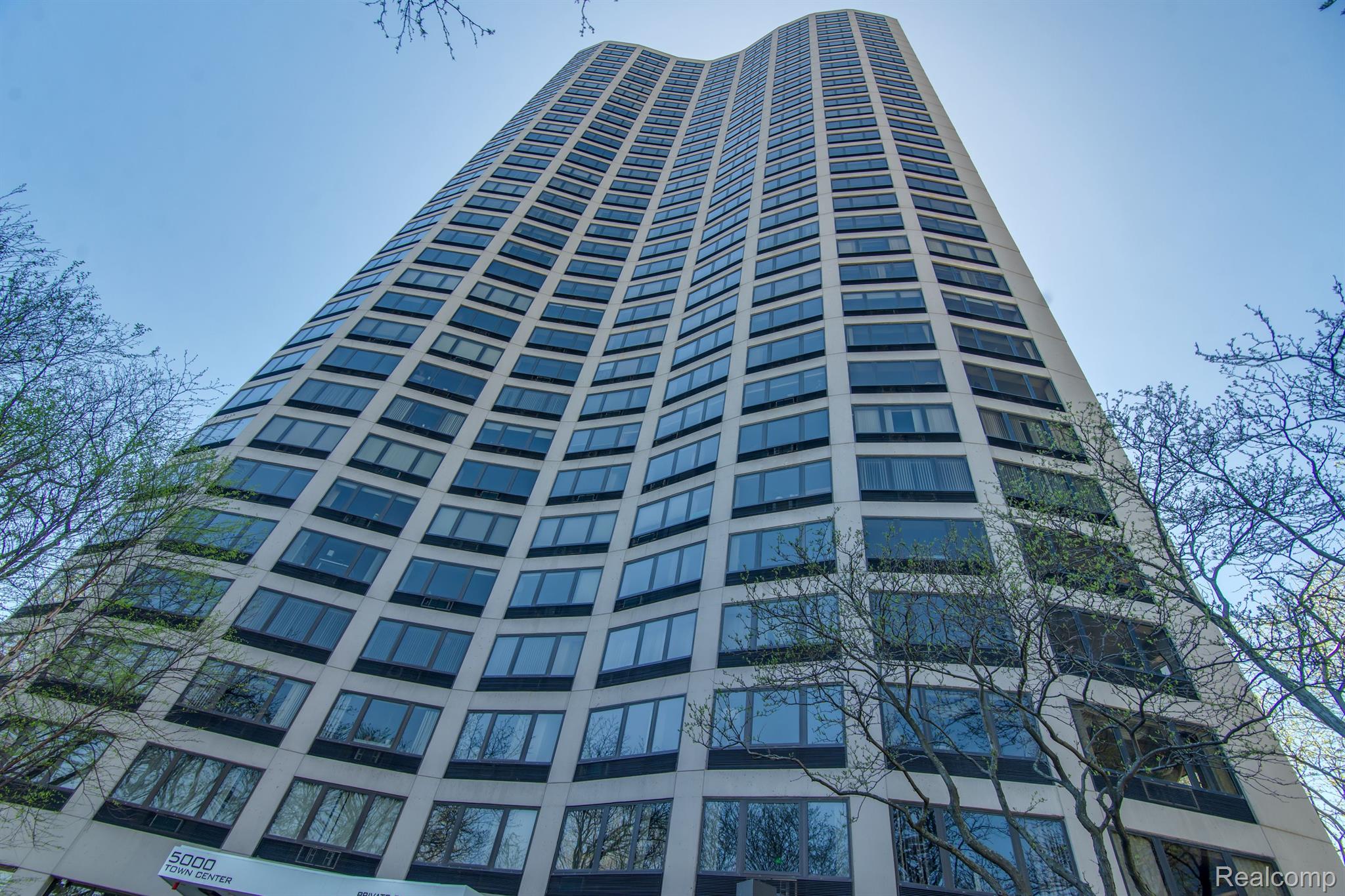5000 TOWN CTR 1206