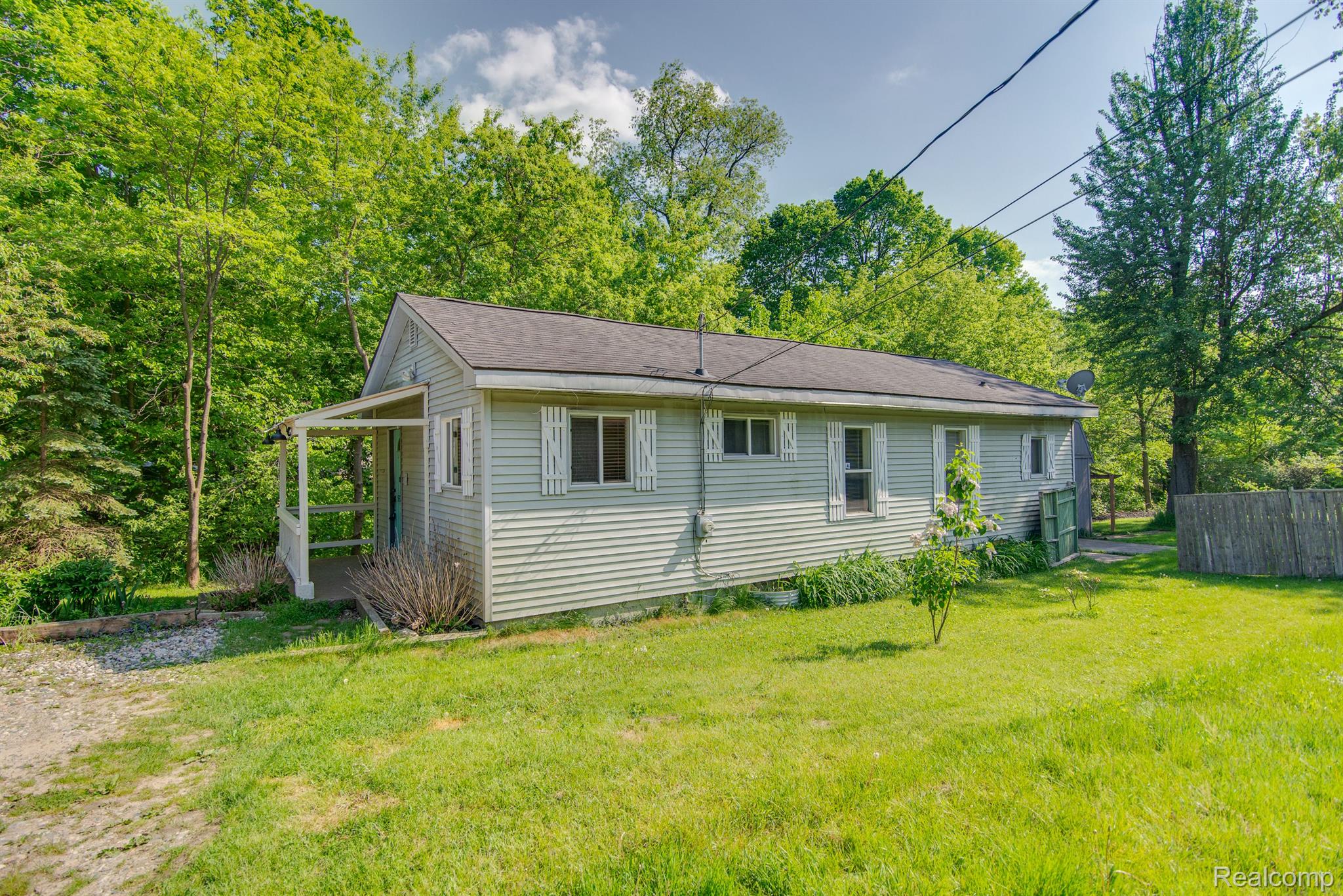 9587 PORTAGE TRL