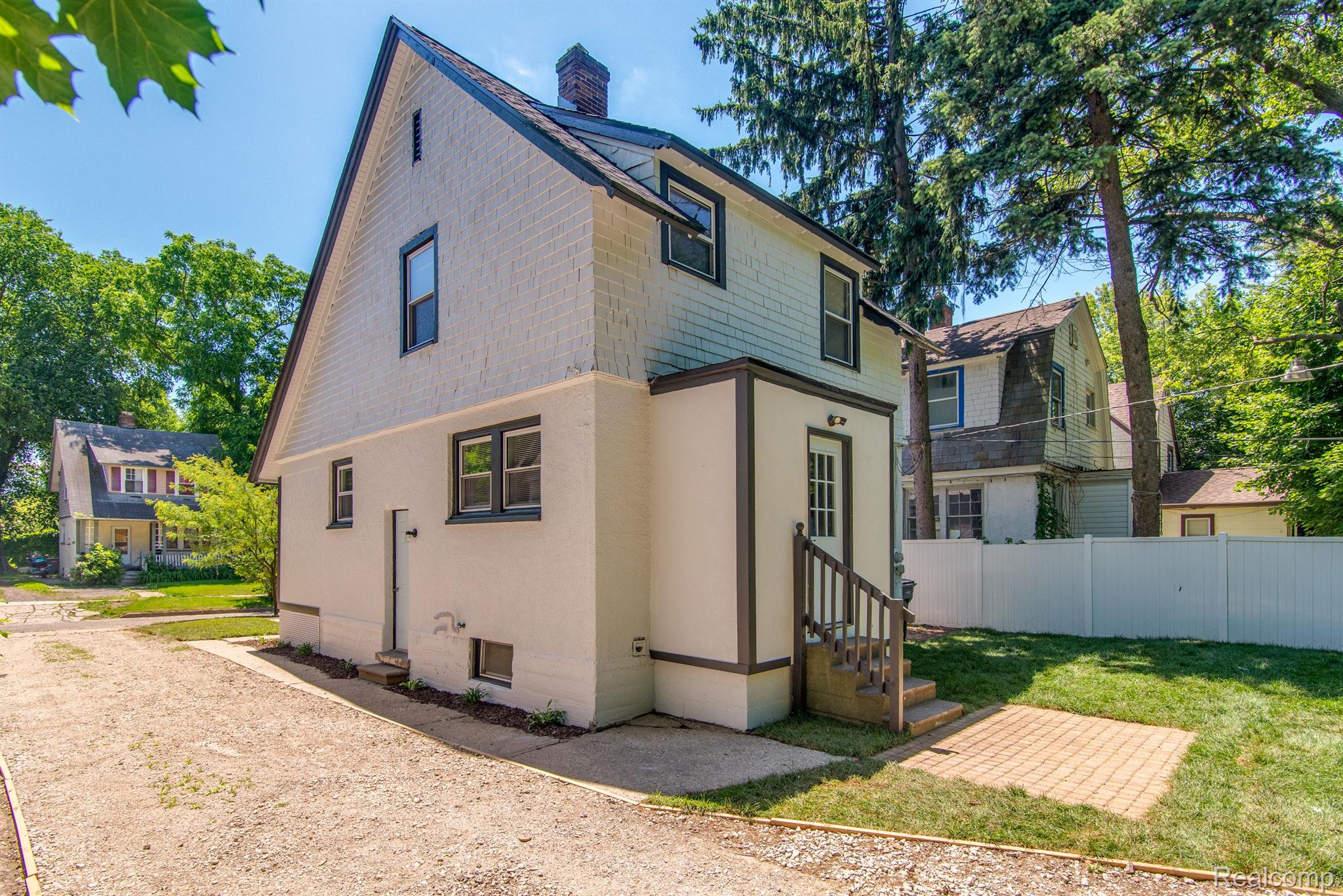 67 OLIVER ST