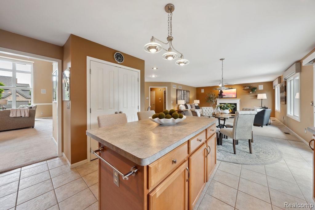 24384 THATCHER DR