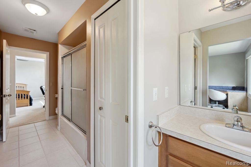 24384 THATCHER DR