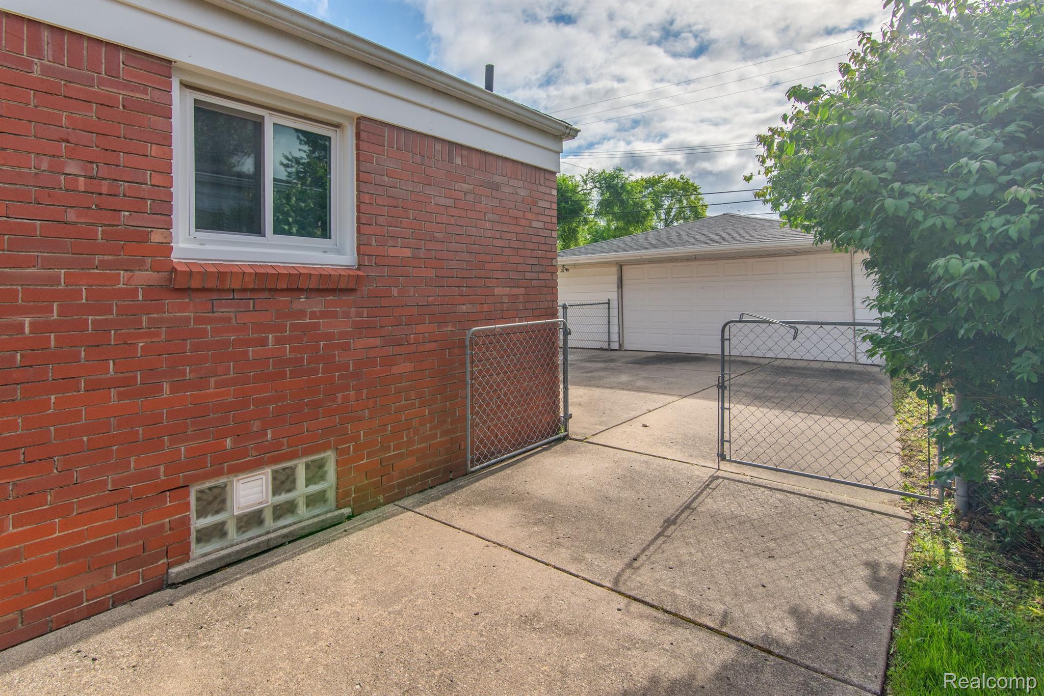 460 FARMINGTON RD