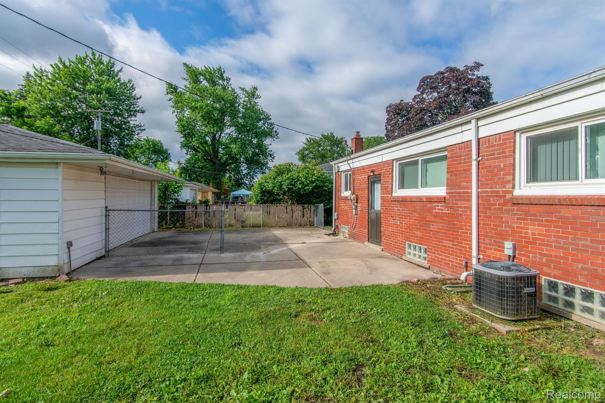 460 FARMINGTON RD