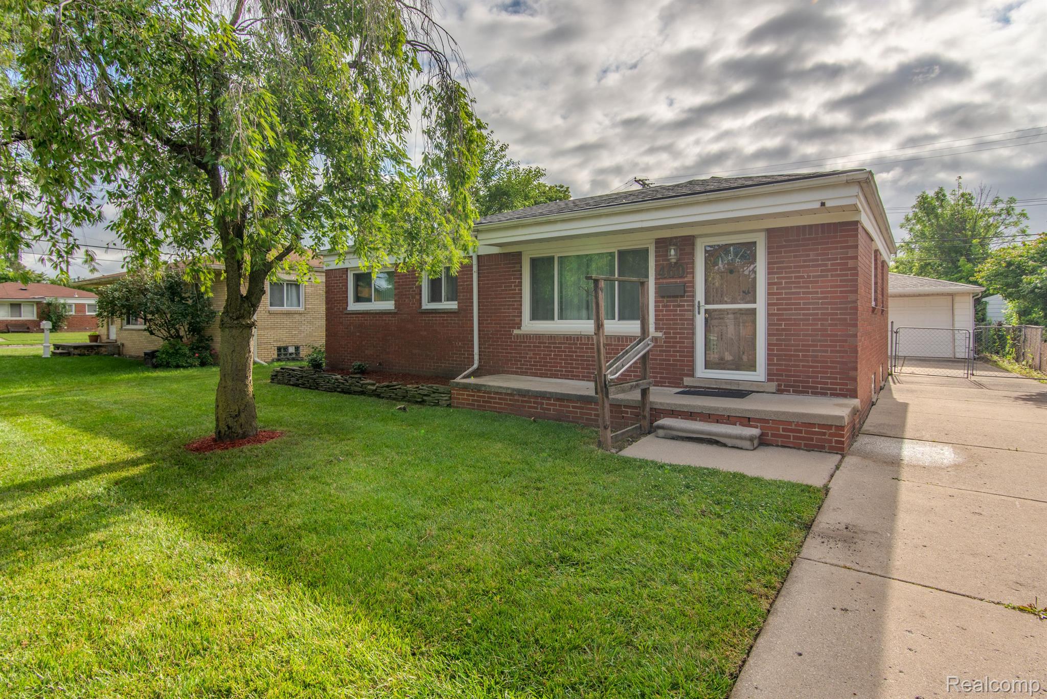 460 FARMINGTON RD