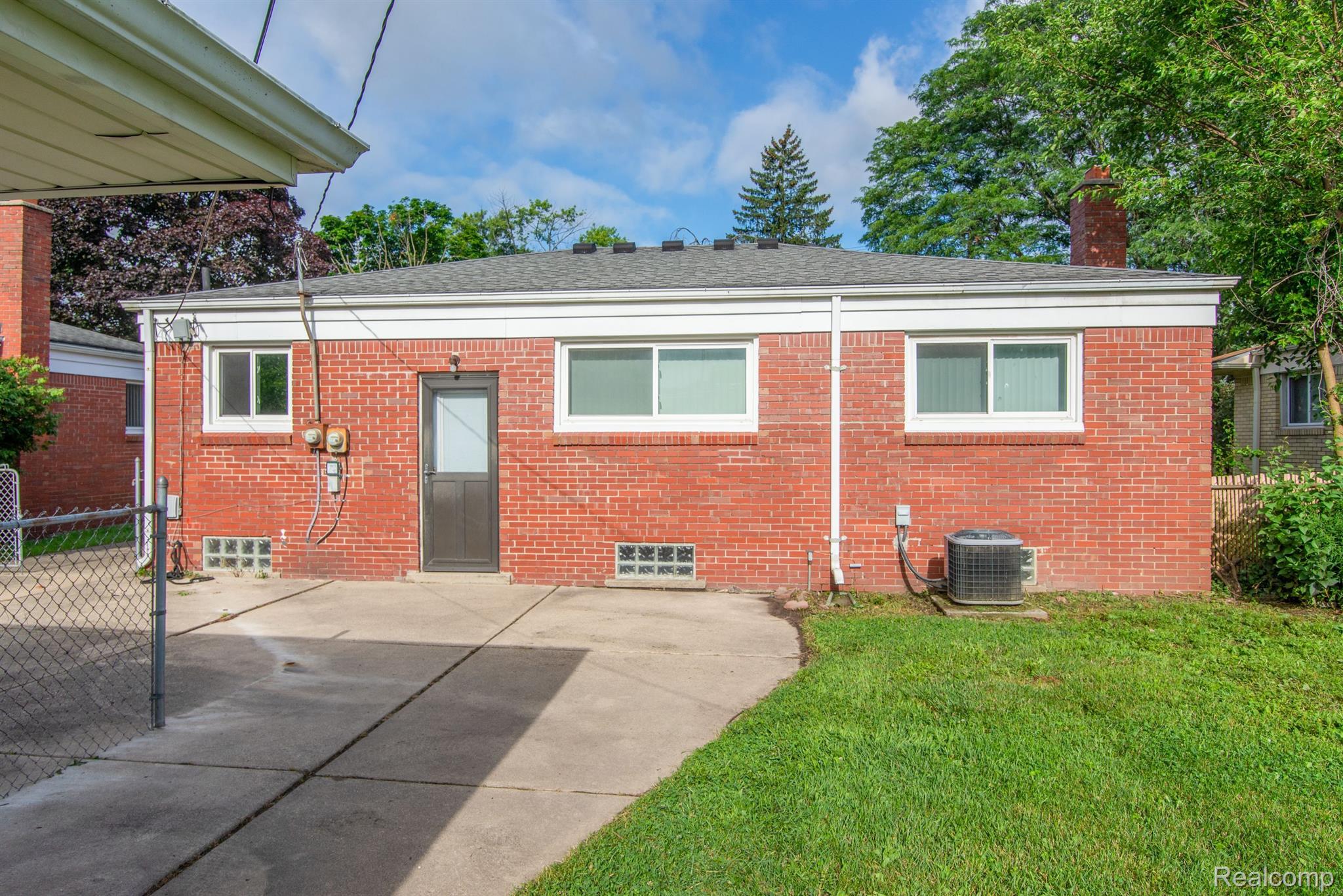 460 FARMINGTON RD