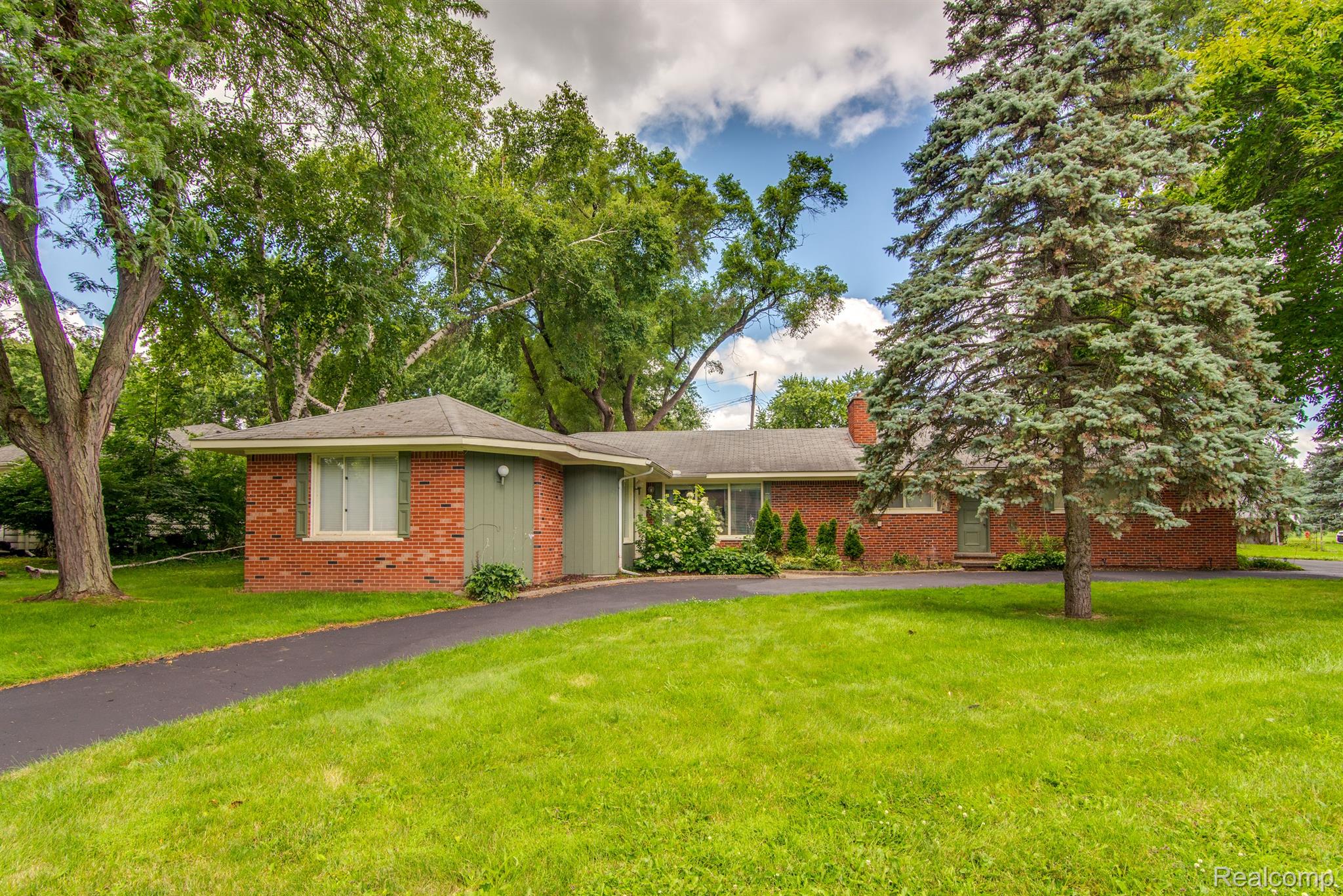 2434 PARCELLS CIR