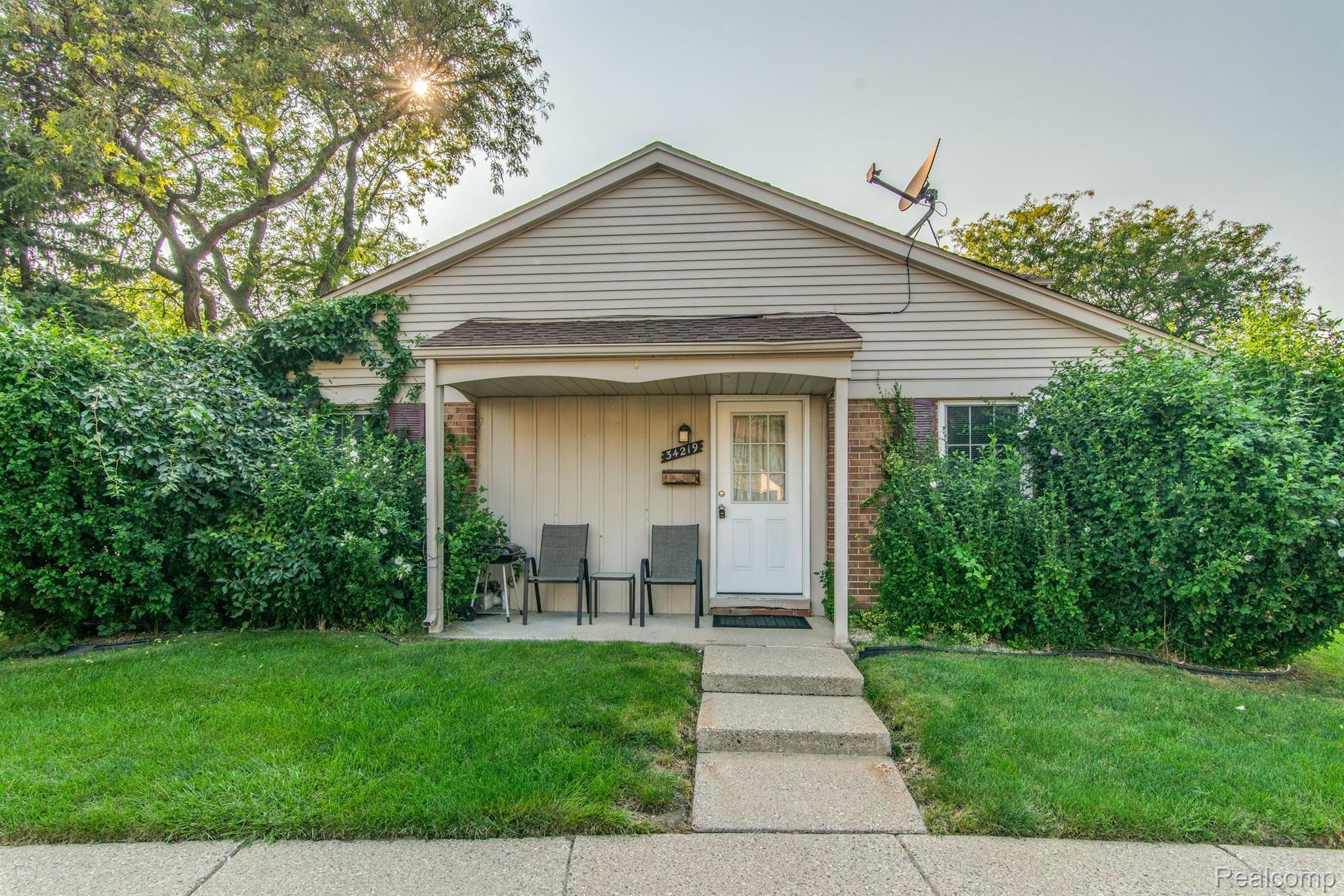 34219 GARFIELD CIR