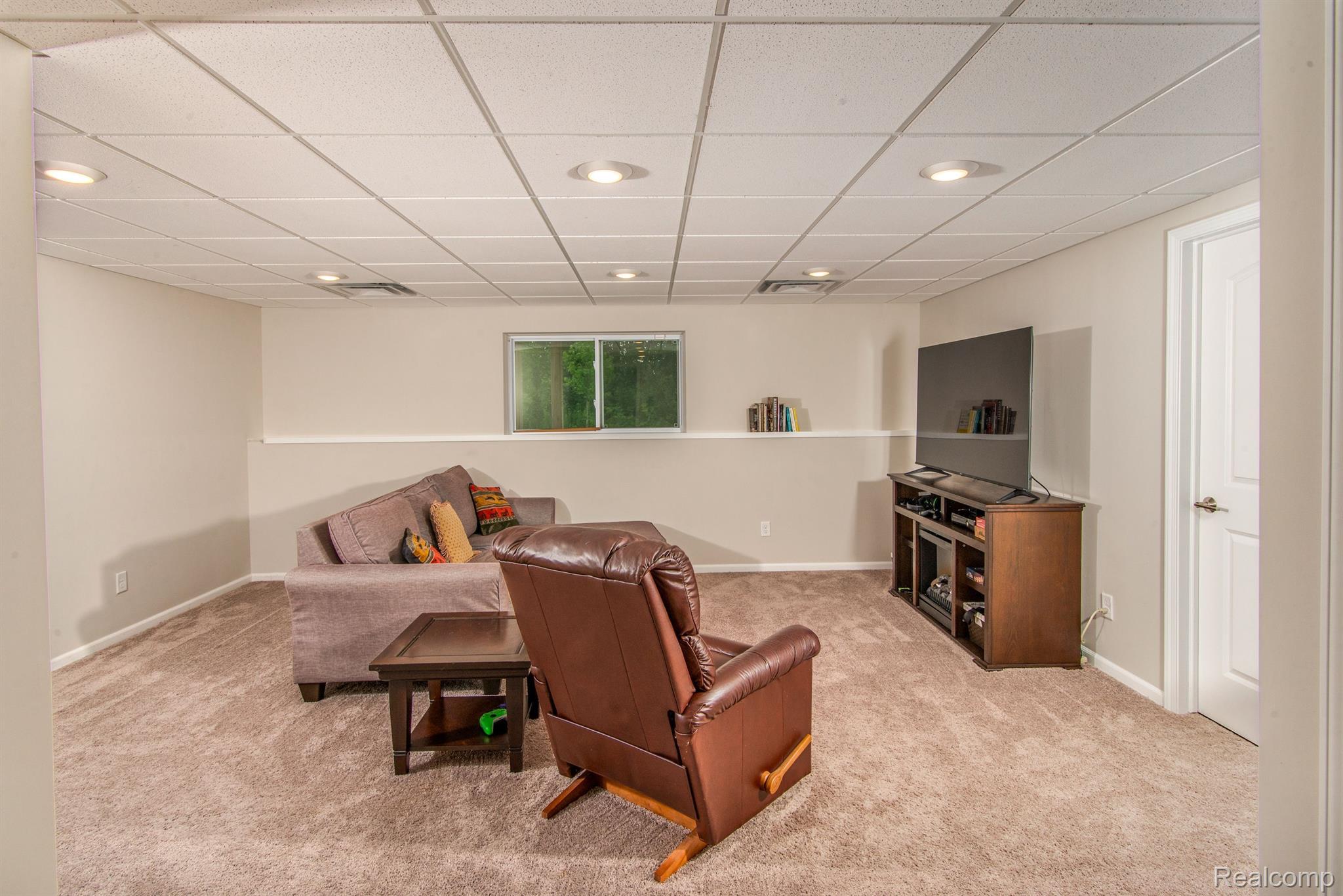 9929 KYLIE DR