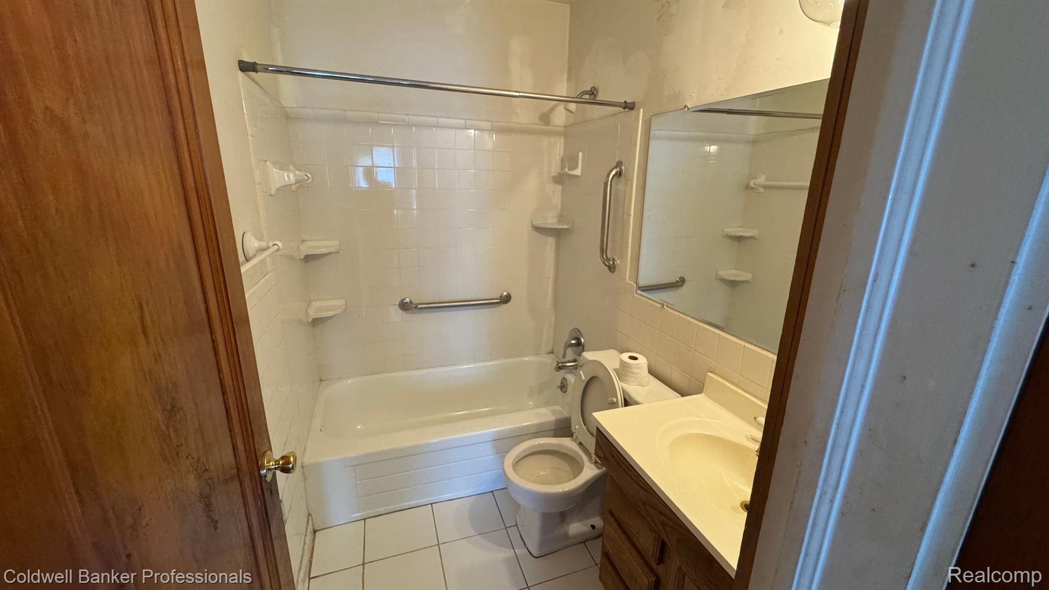 17711 HENRY ST
