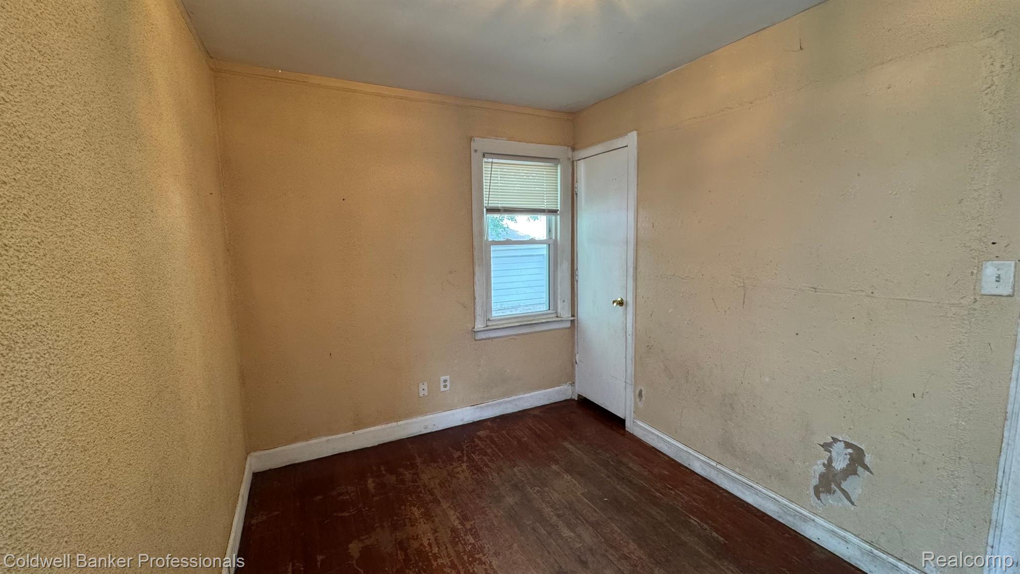 17711 HENRY ST
