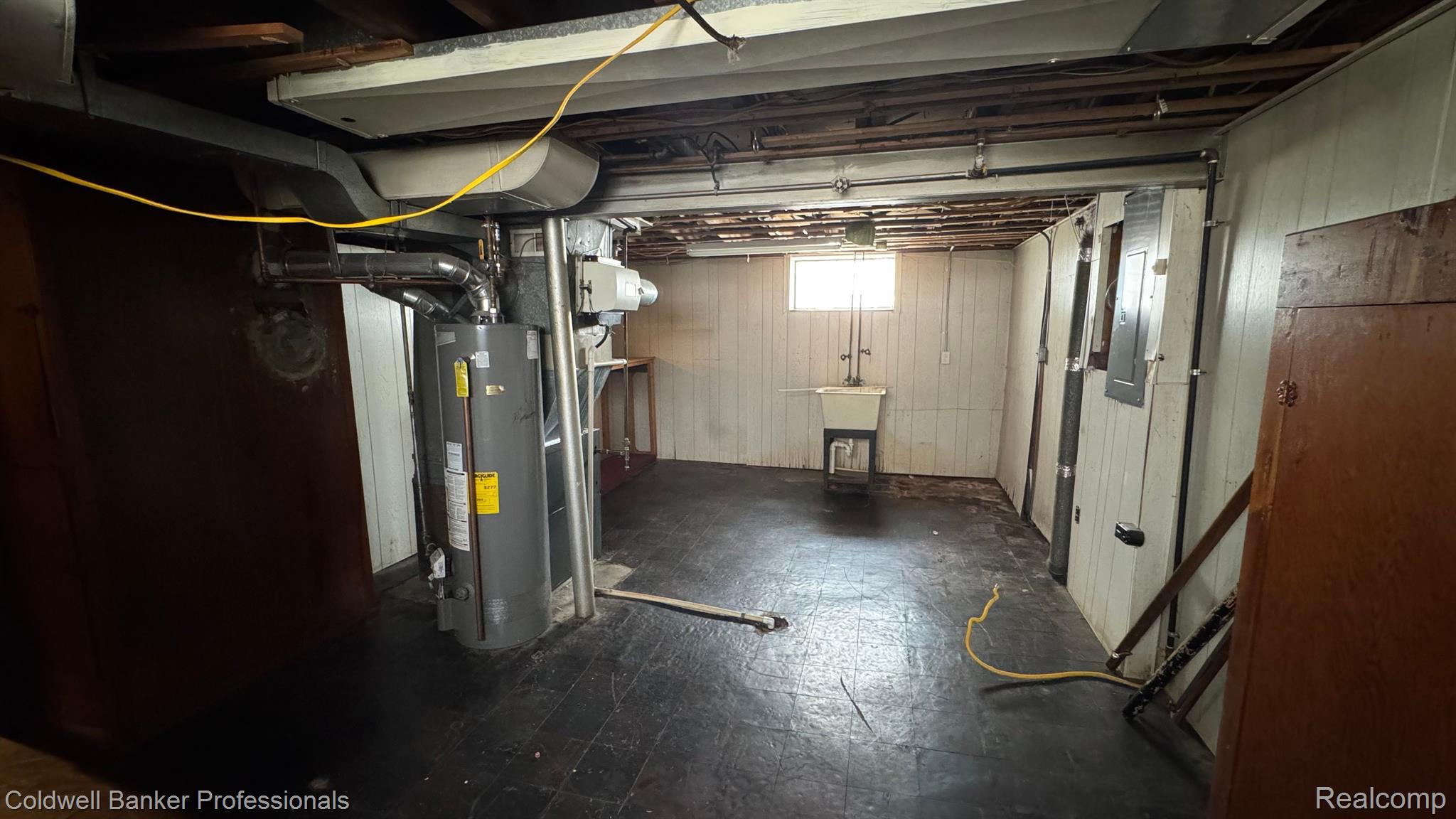 17711 HENRY ST