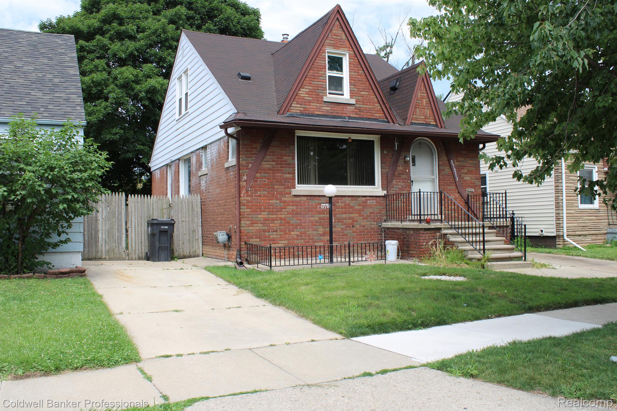 17711 HENRY ST