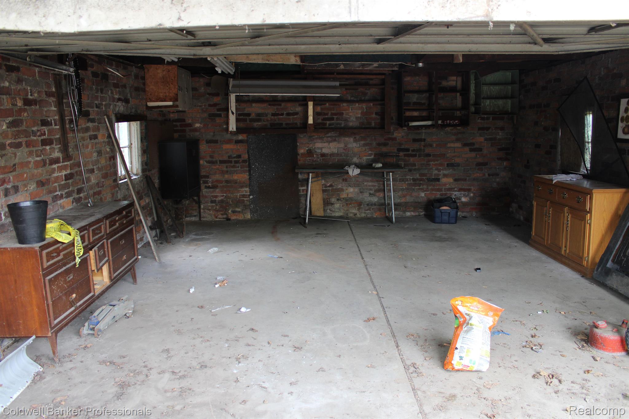 17711 HENRY ST