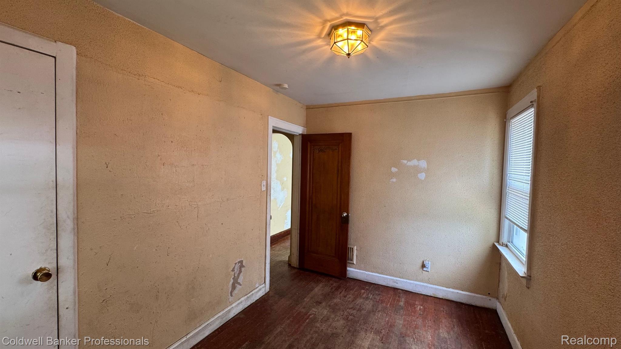 17711 HENRY ST