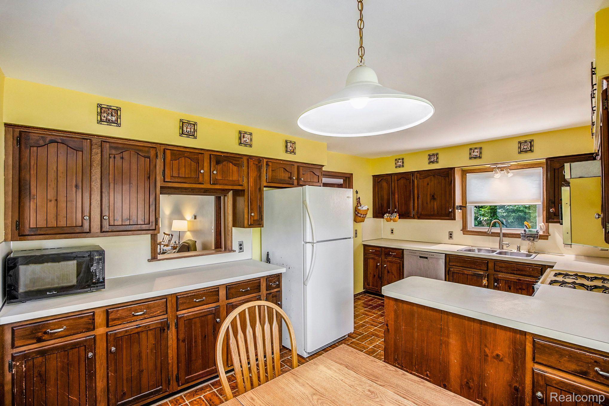 305 Oaklane DR