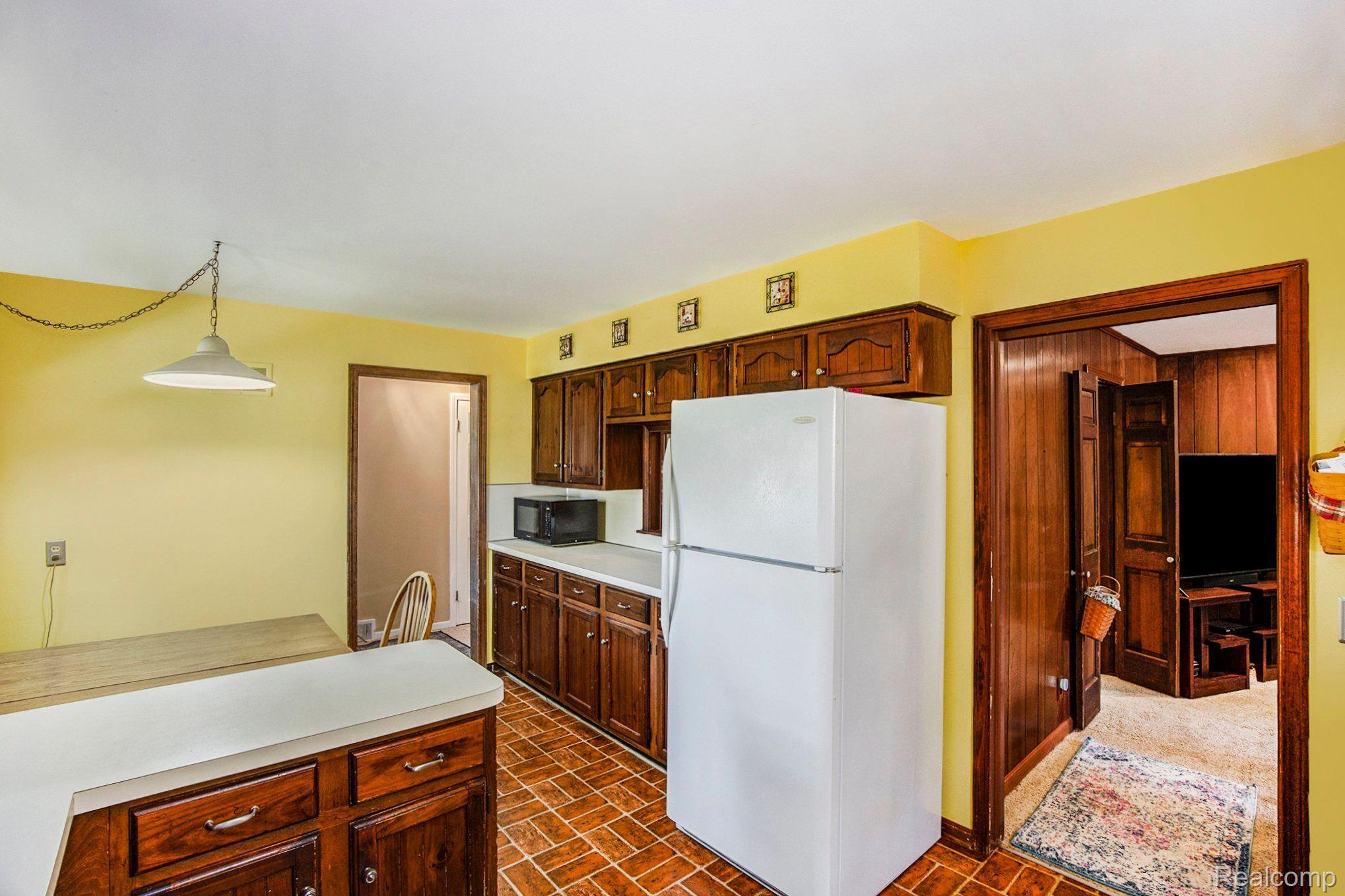 305 Oaklane DR
