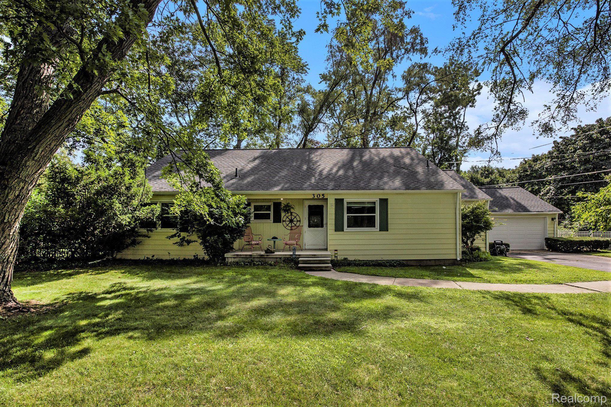 305 Oaklane DR