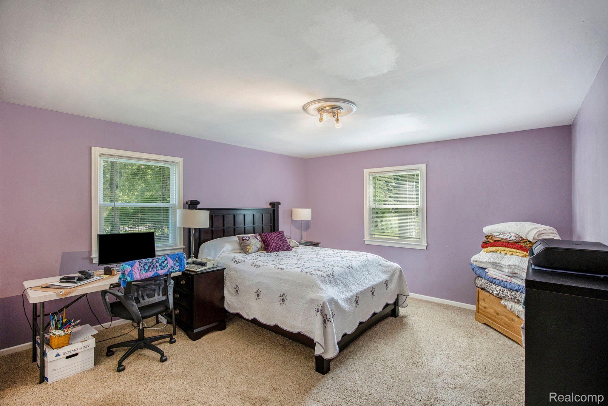 305 Oaklane DR