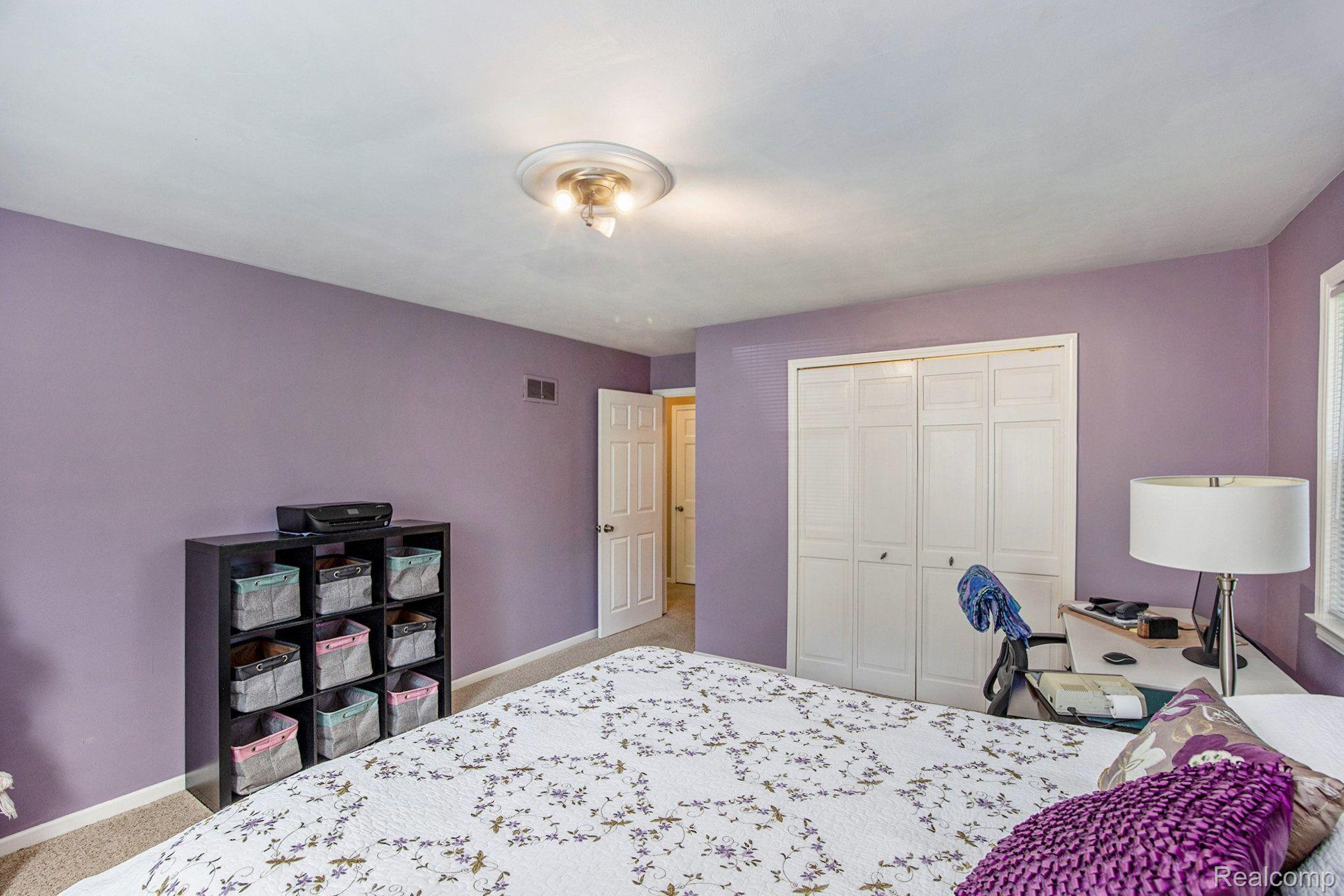 305 Oaklane DR