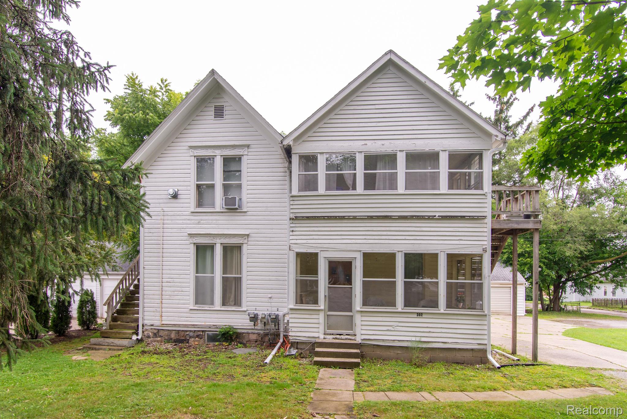 302 PINE ST