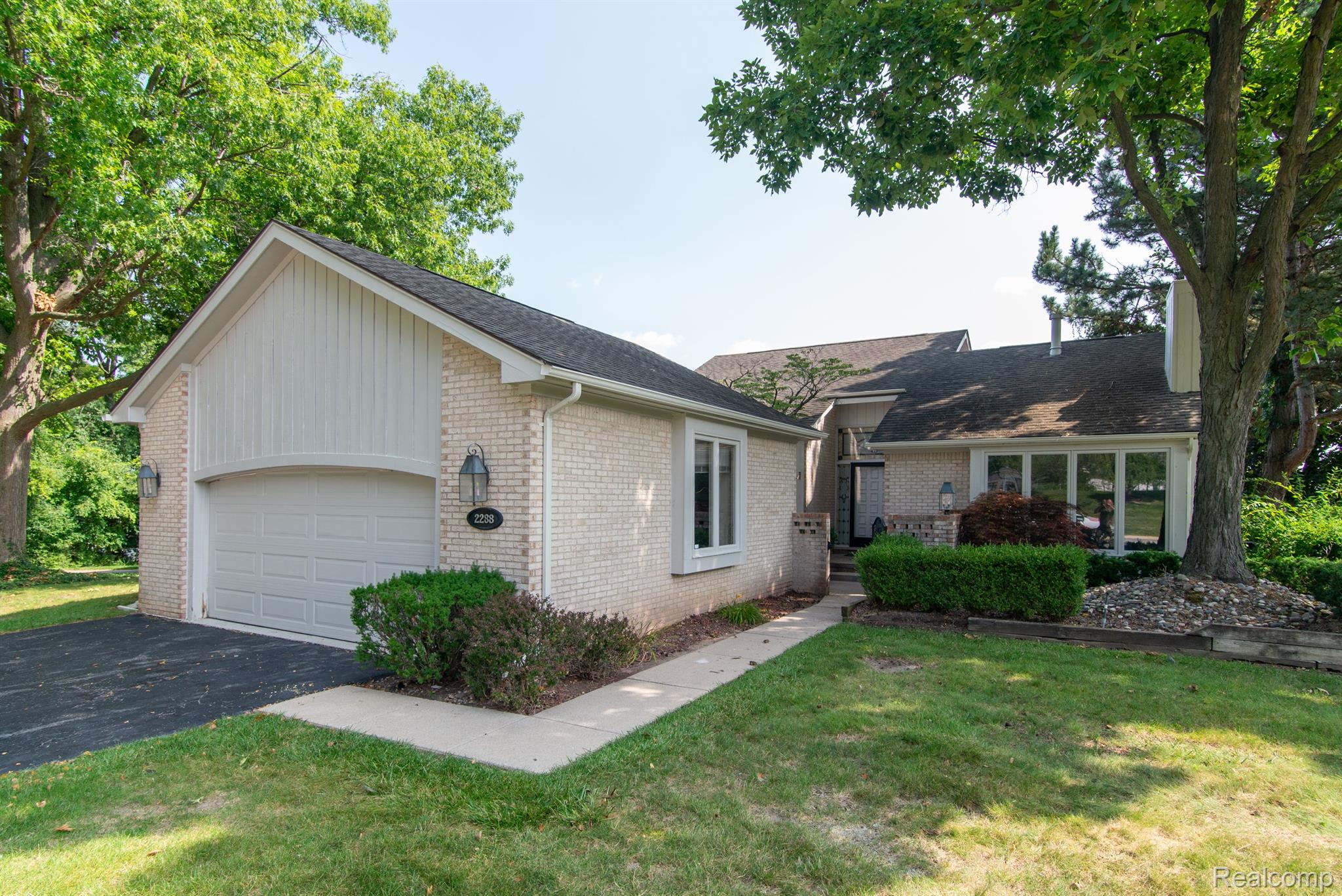 2288 CAMEO LAKE