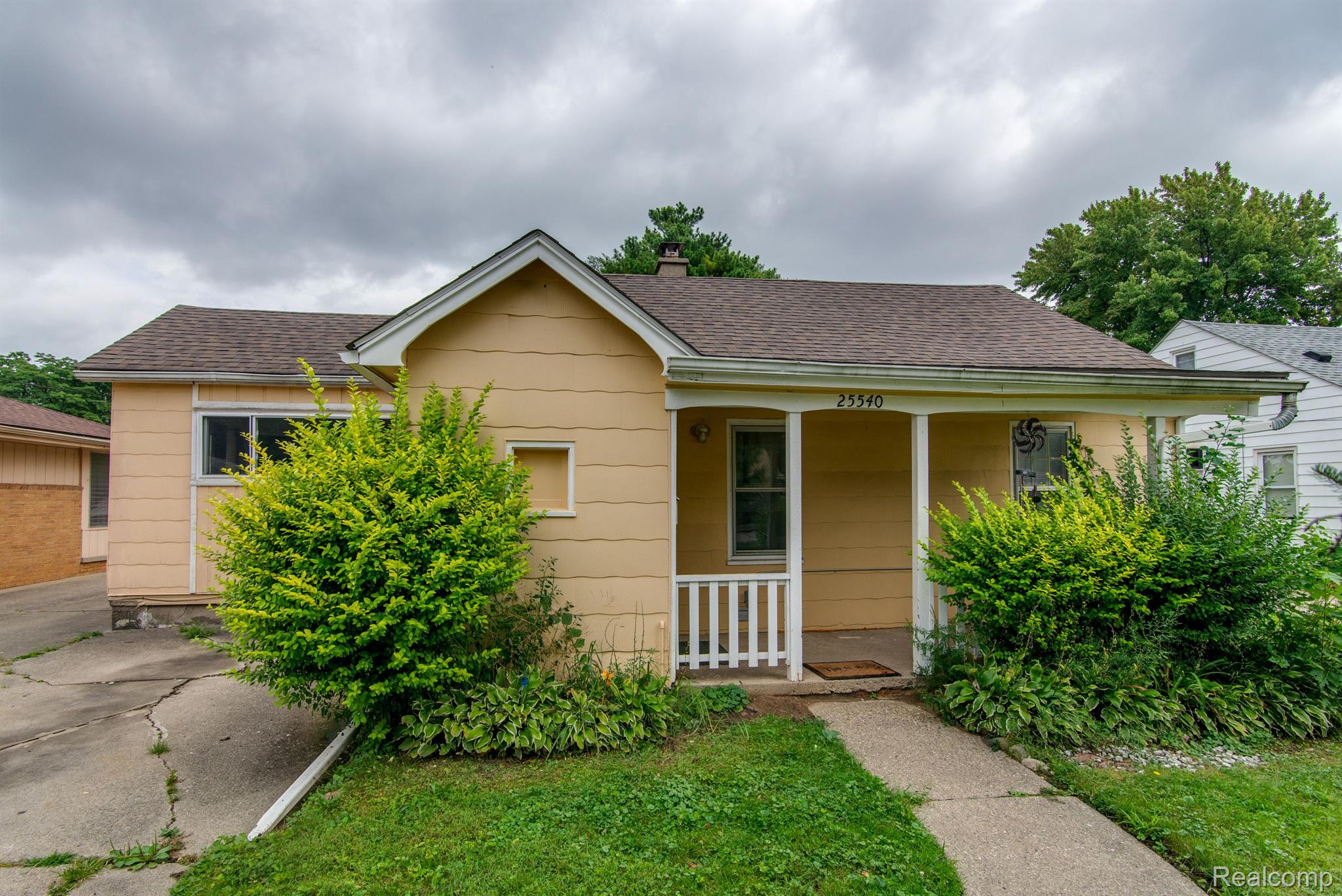 25540 EUREKA Dr