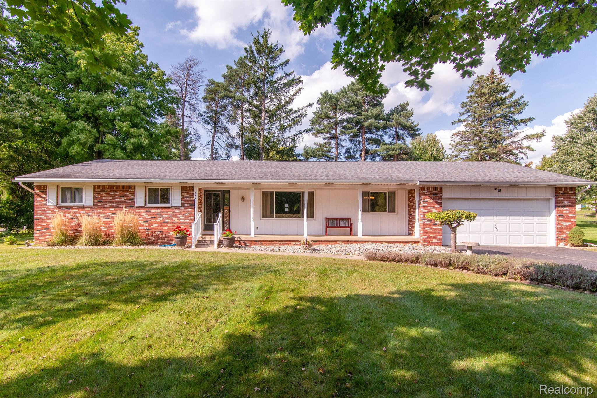 642 CRESTVIEW DR