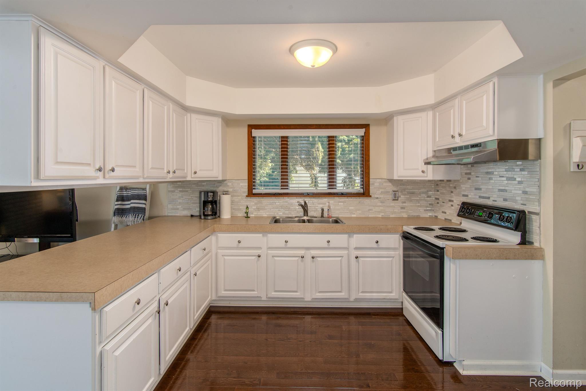 1092 TROTWOOD Lane