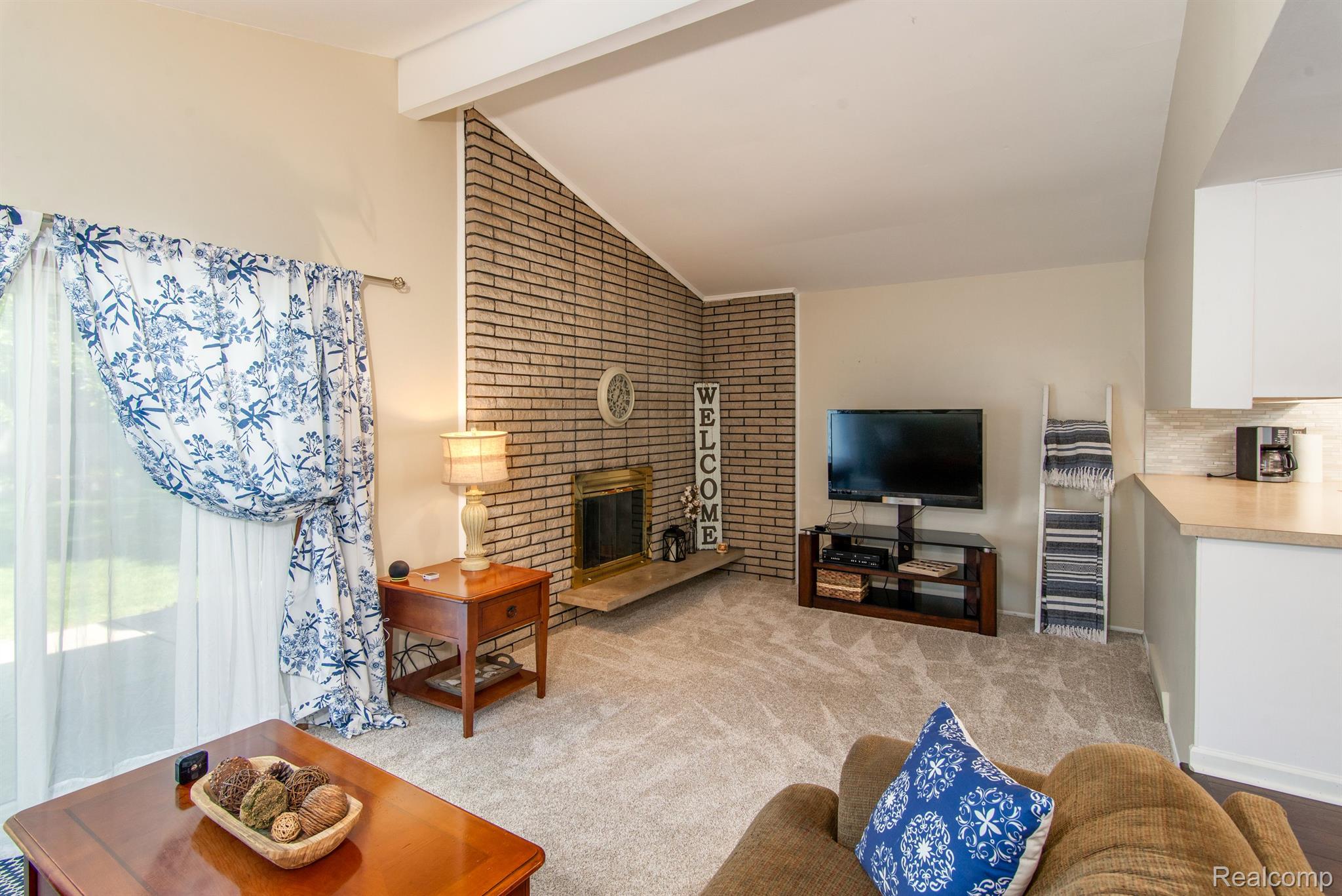 1092 TROTWOOD Lane