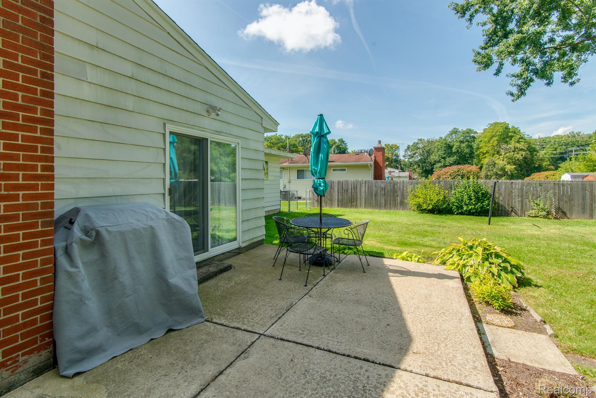 1092 TROTWOOD Lane