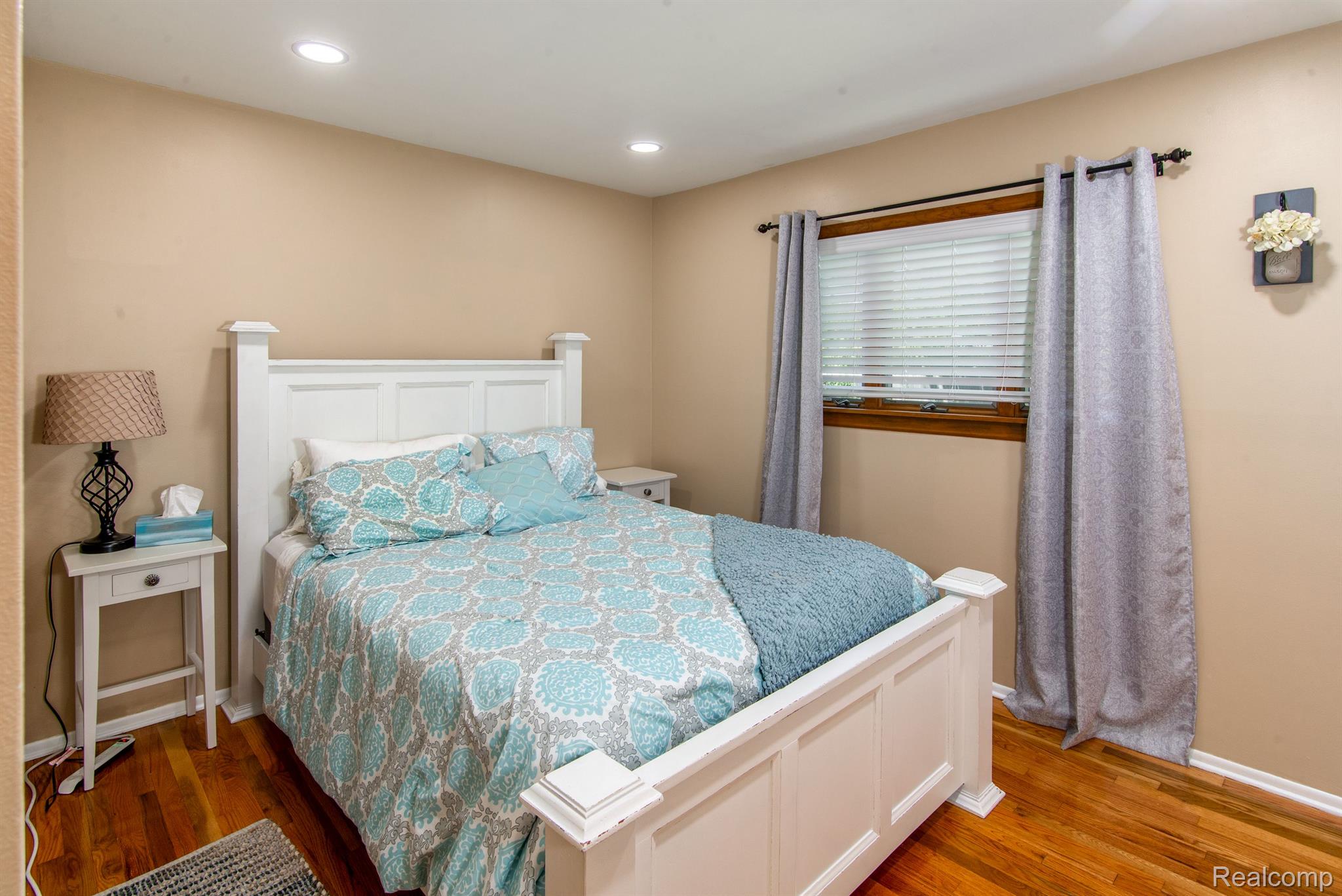1092 TROTWOOD Lane