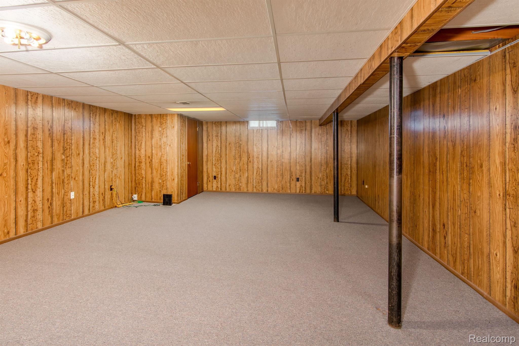 1092 TROTWOOD Lane