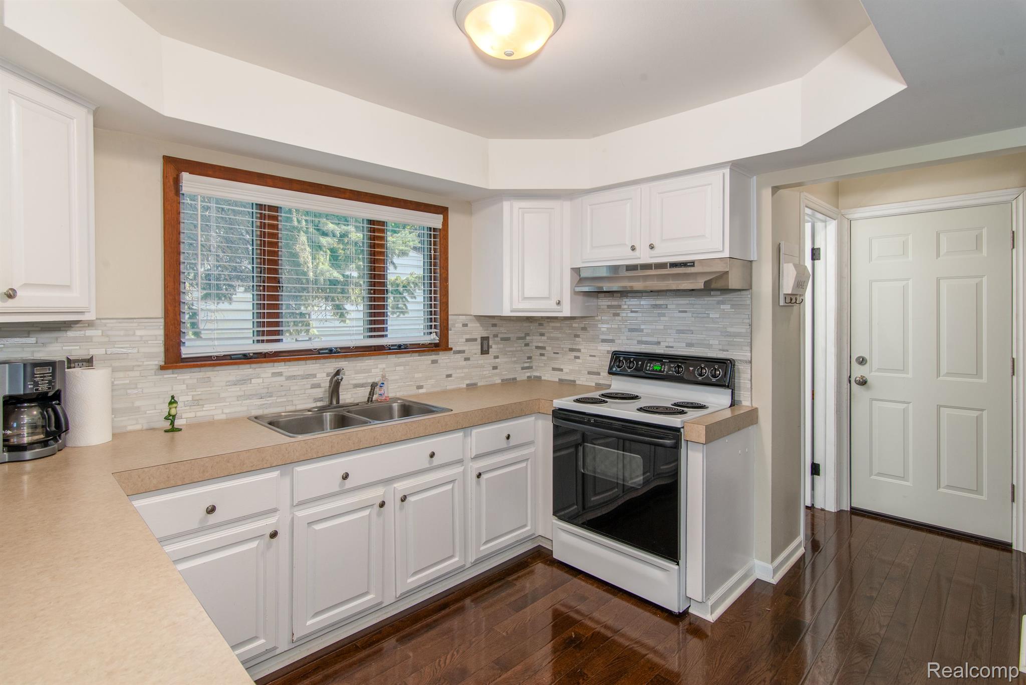 1092 TROTWOOD Lane