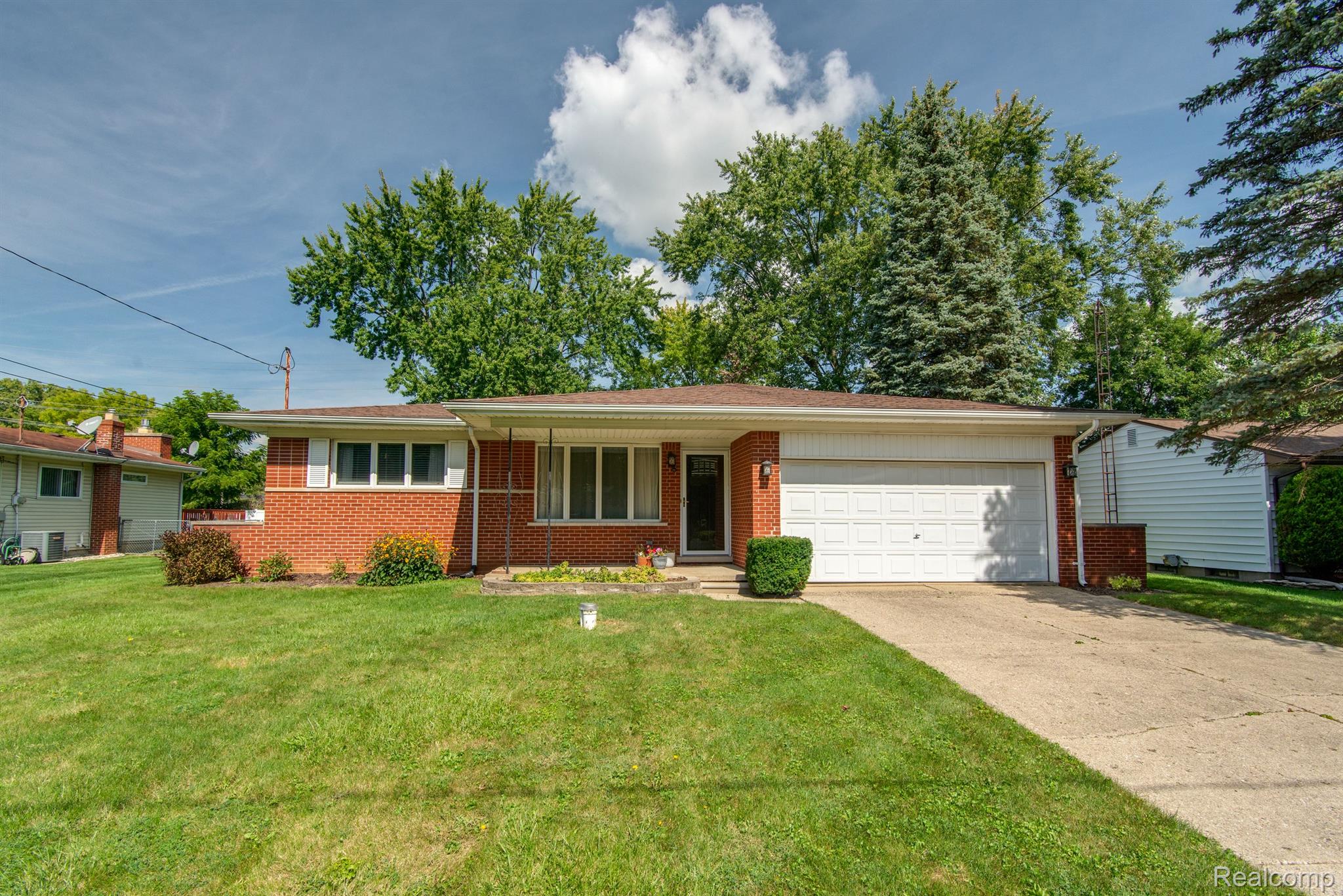 1092 TROTWOOD Lane