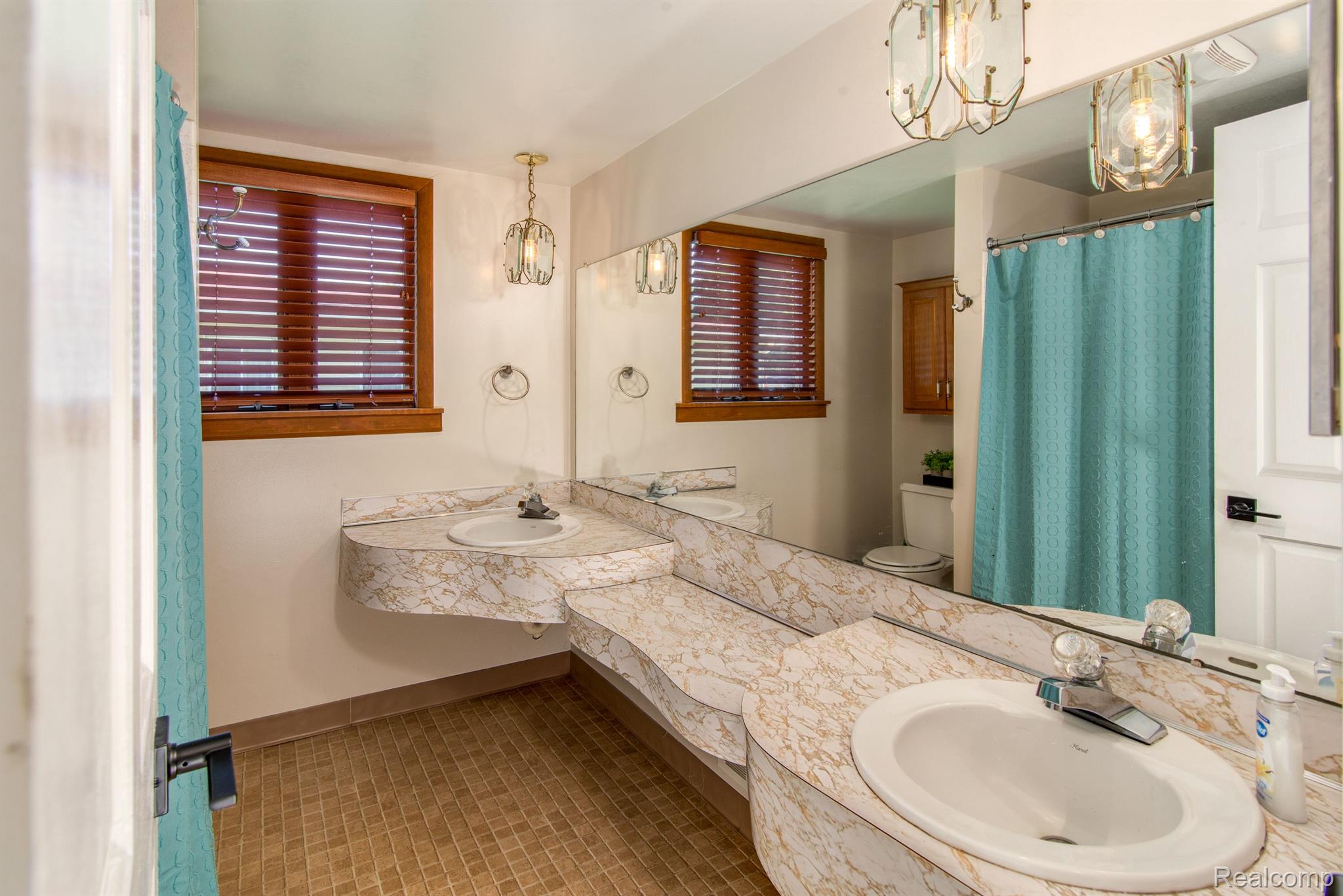 1092 TROTWOOD Lane