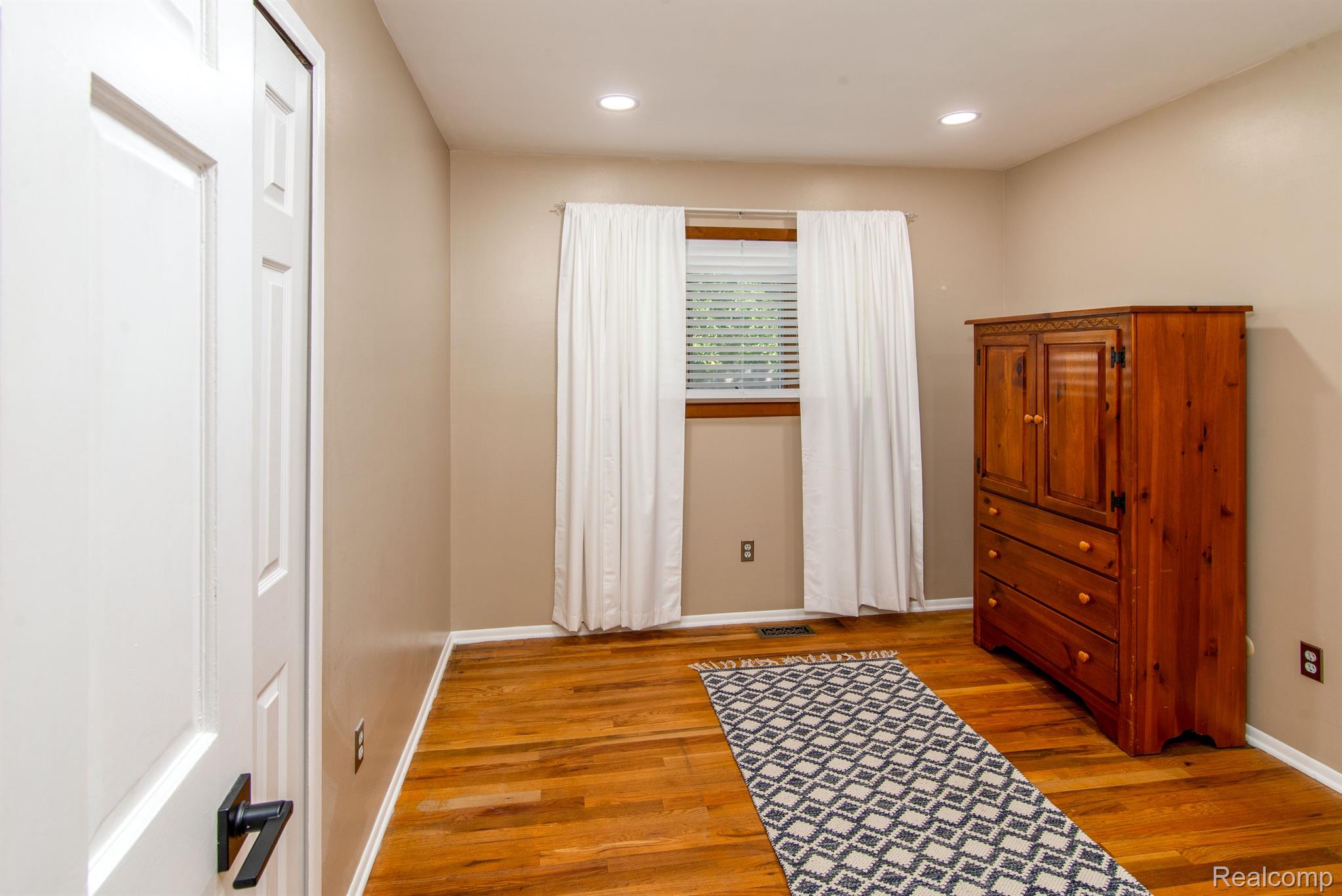 1092 TROTWOOD Lane