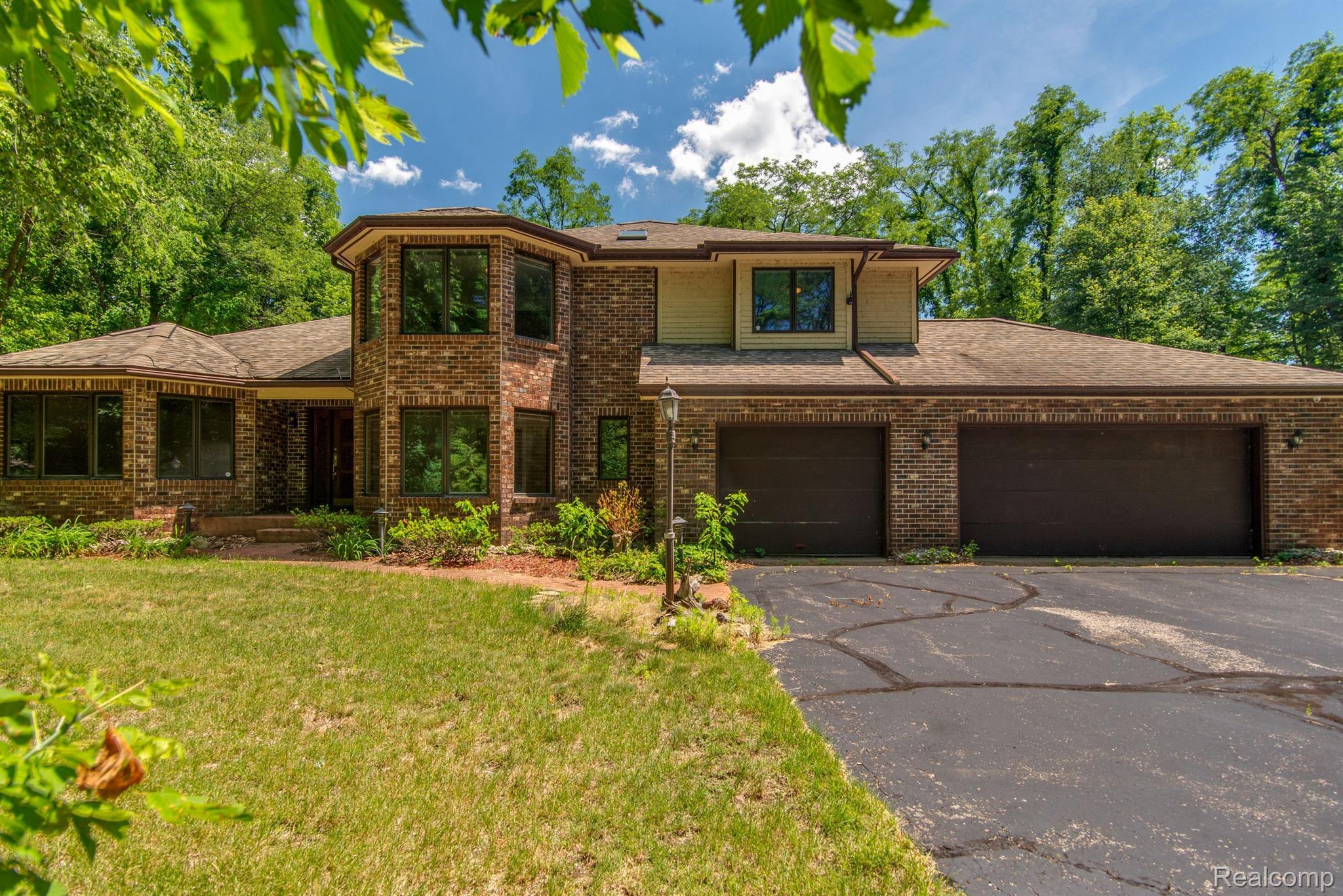 14590 TRILLIUM DR