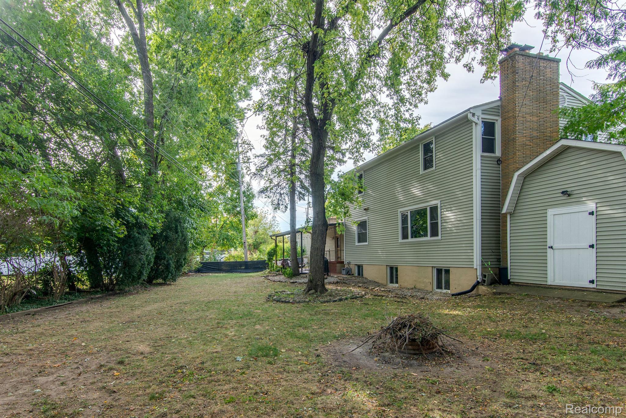 929 IOLA