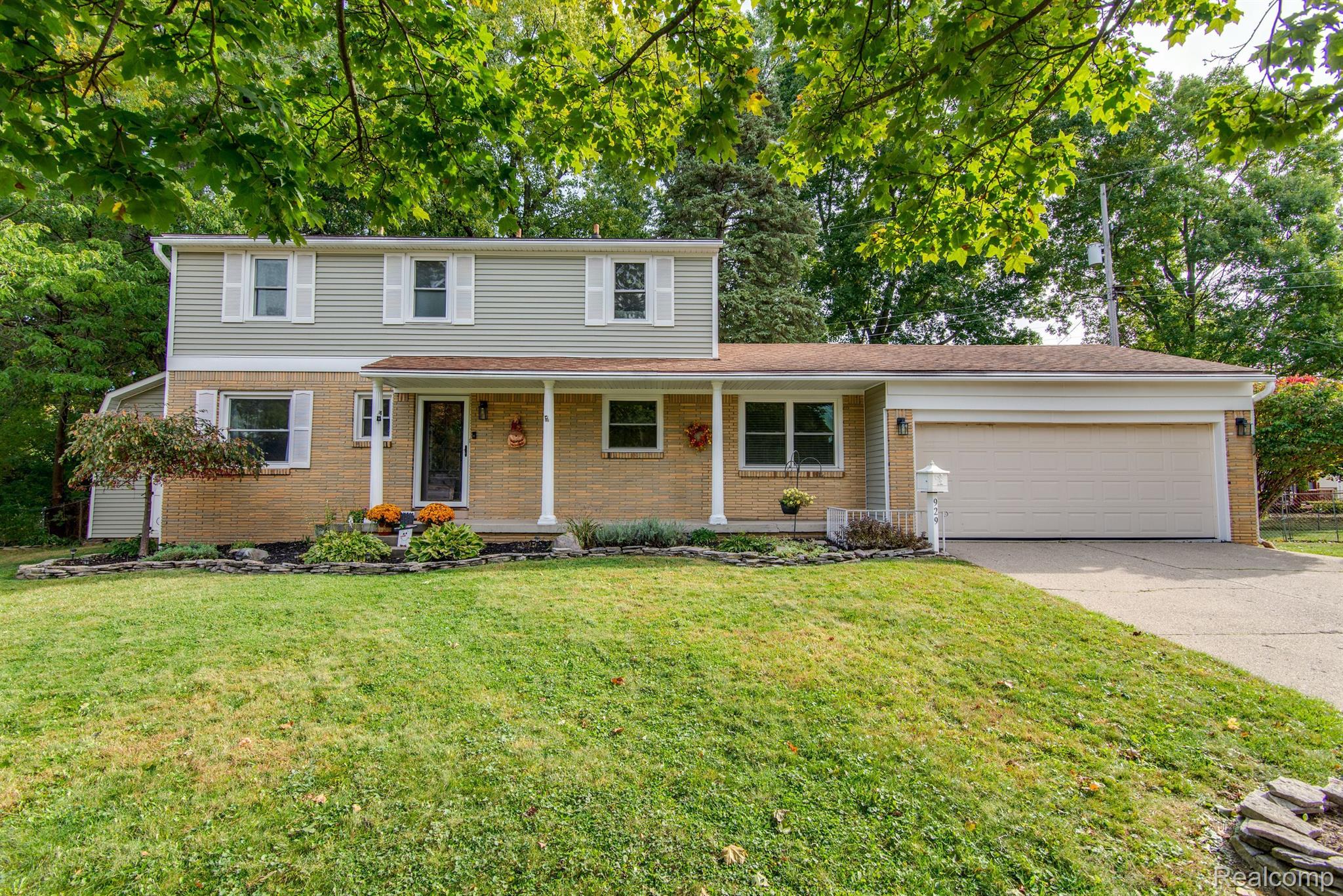 929 IOLA