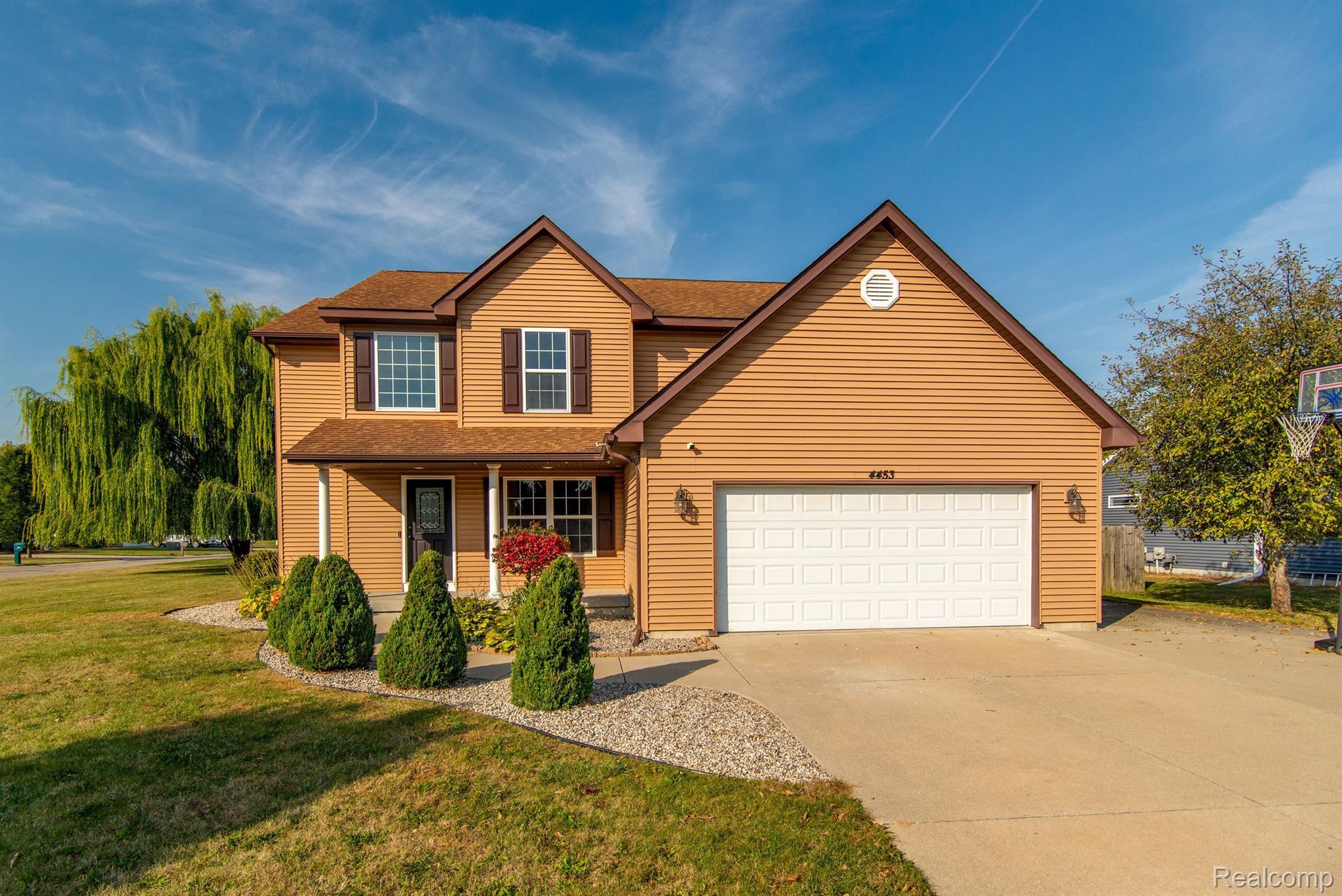4453 E LAKECRESS DR