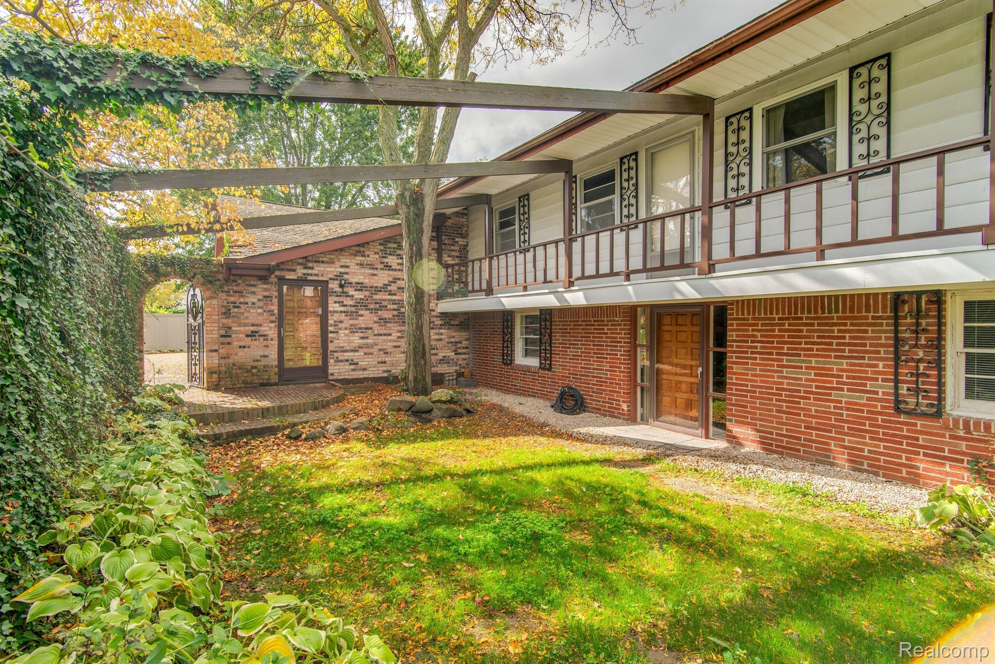 10418 LINDEN RD