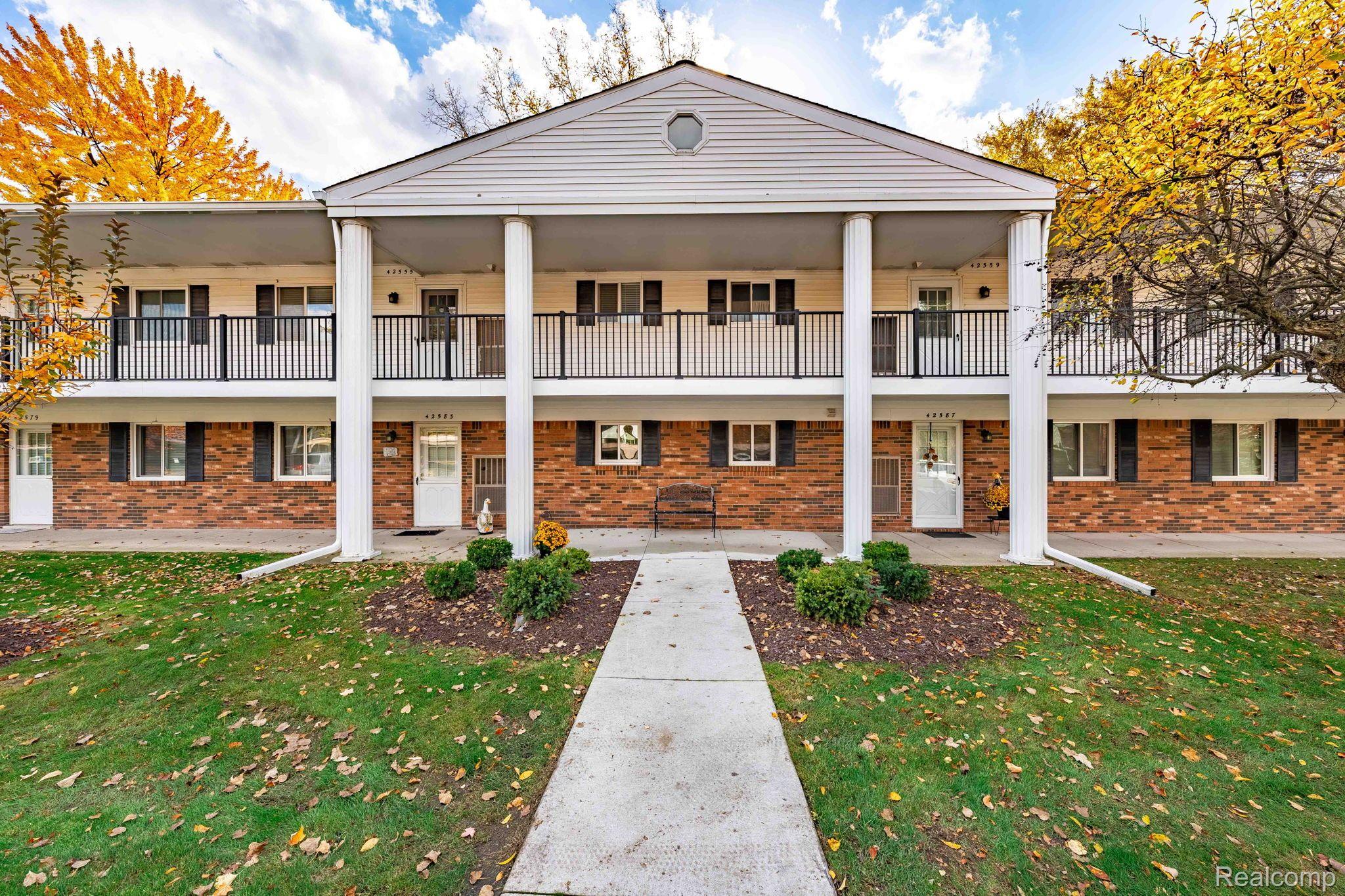 42555 PLYMOUTH HOLLOW DR