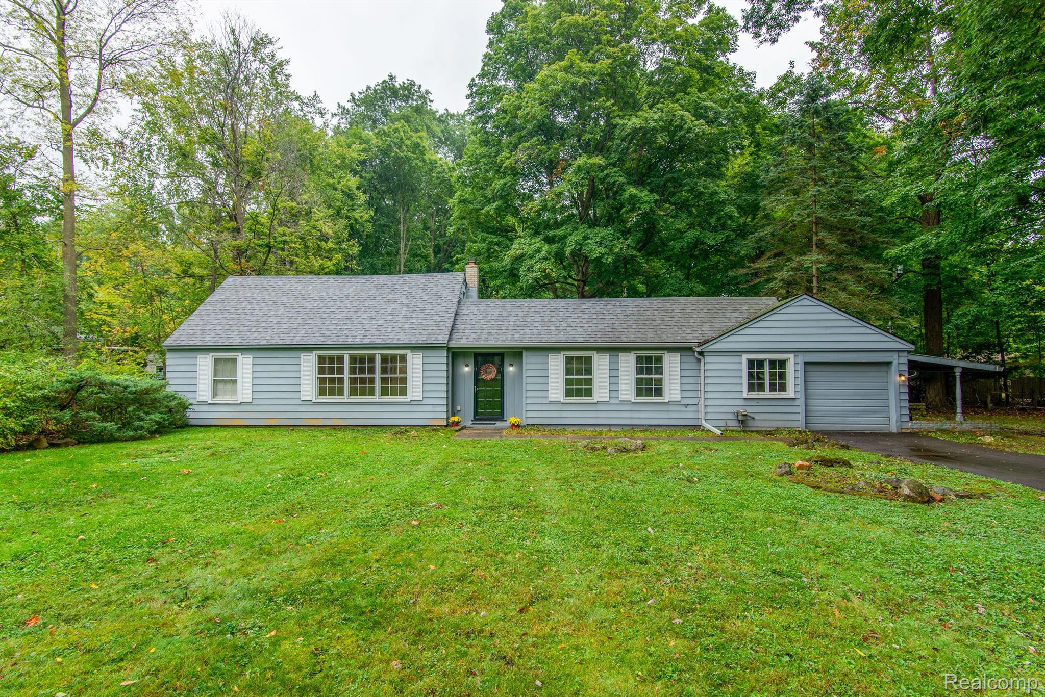 25324 ORCHARD LAKE RD