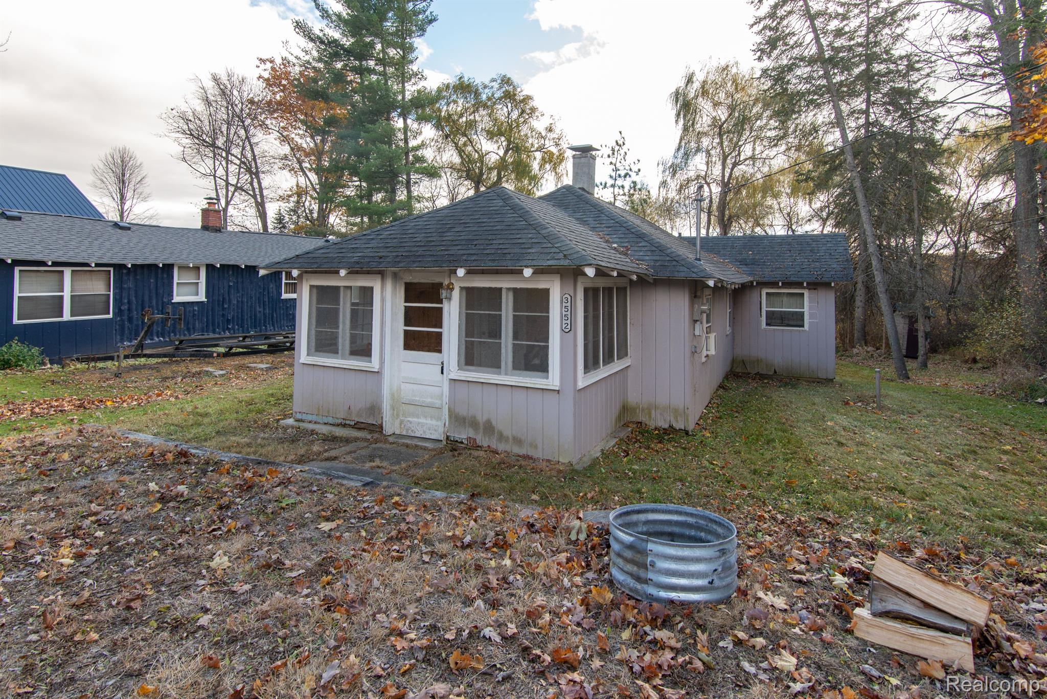 3552 E LAKE FOREST RD