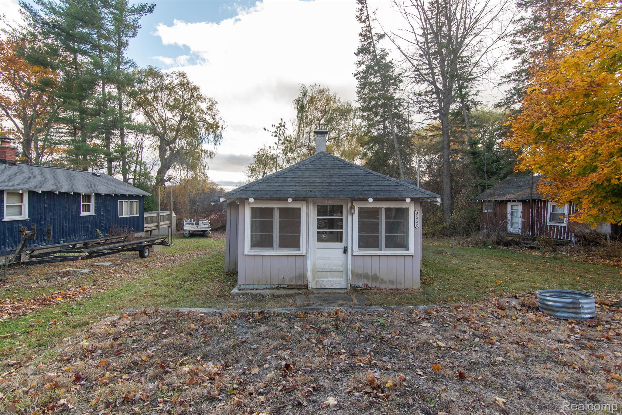 3552 E LAKE FOREST RD