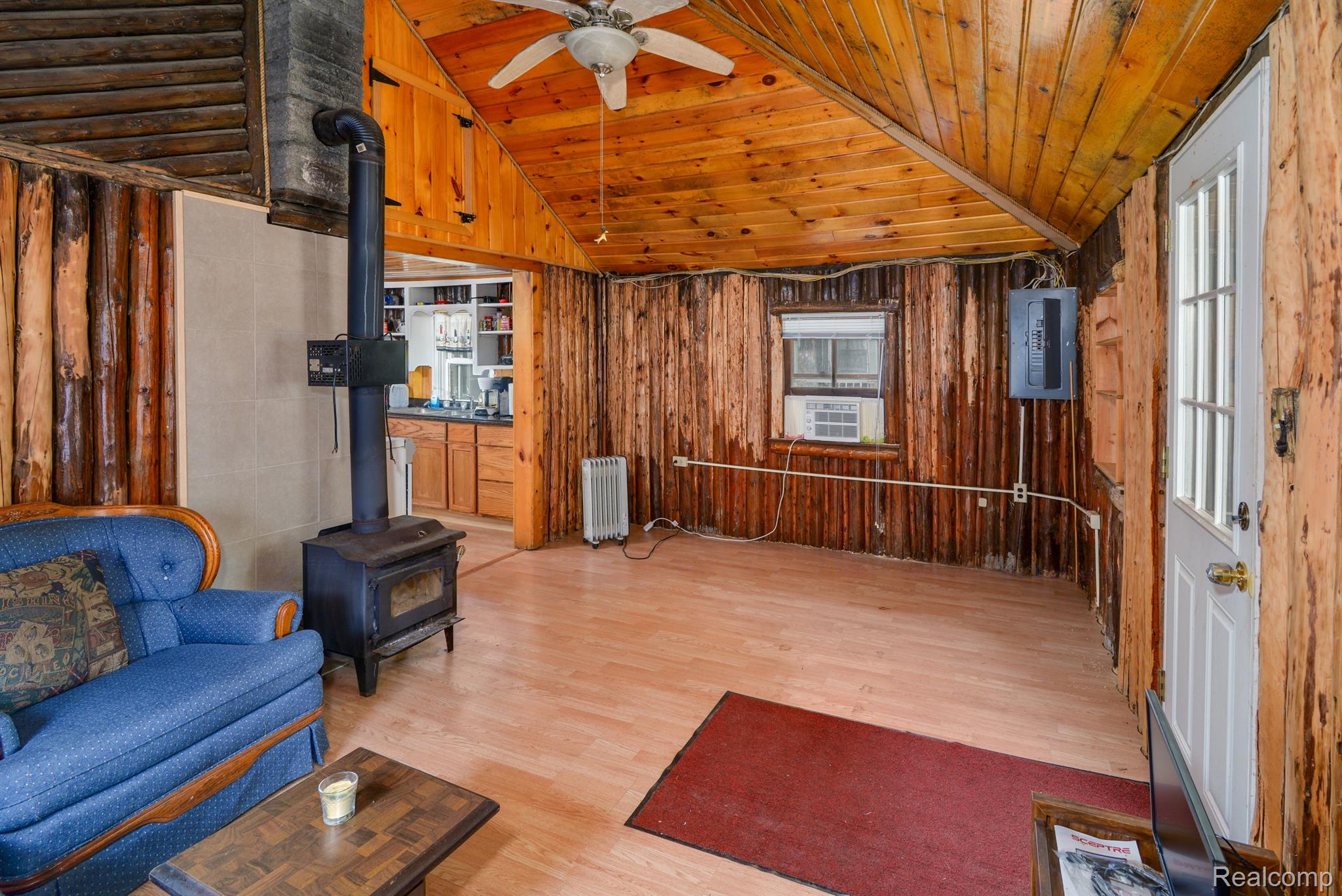 3552 E LAKE FOREST RD