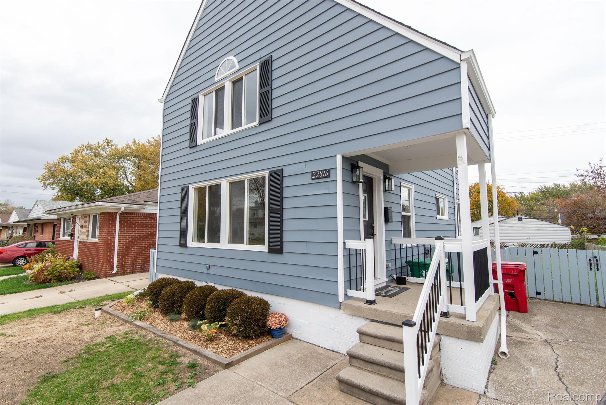 22816 SHAKESPEARE AVE