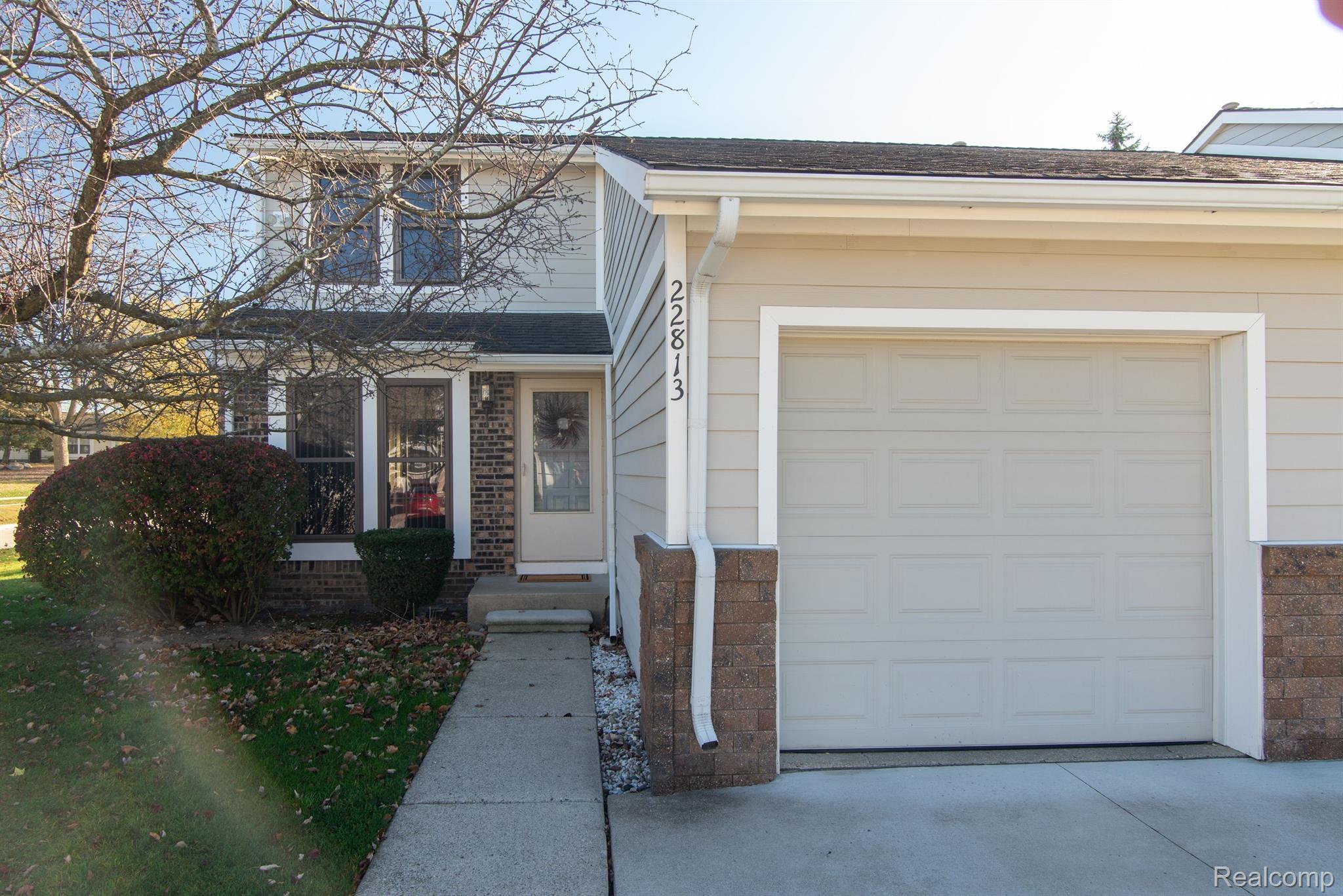 22813 CRANBROOKE DR