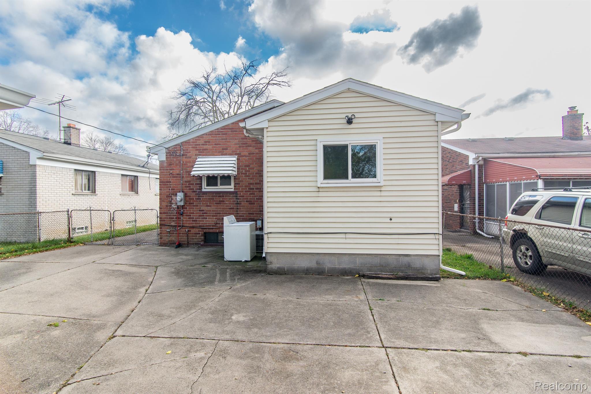 2700 S ETHEL ST