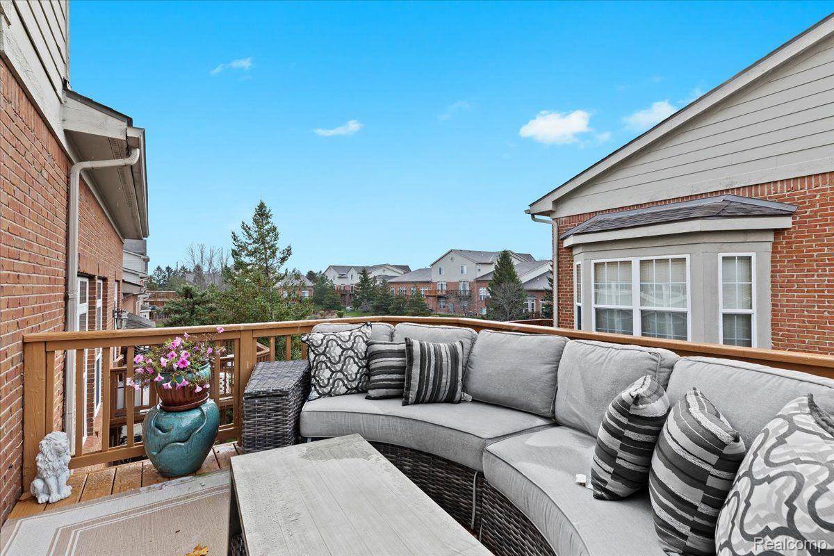 37677 NEWBURGH PARK CIR